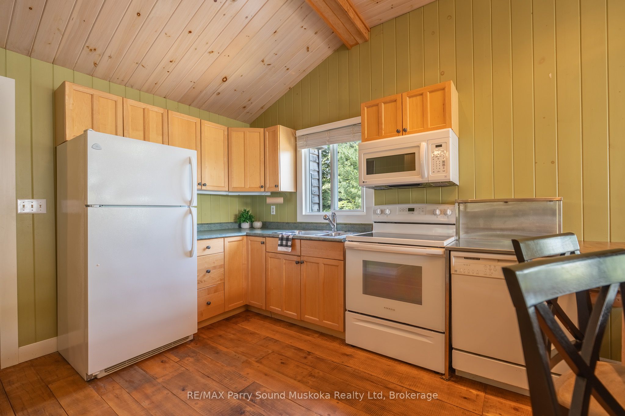 7 Isabella Island Property Photo 9