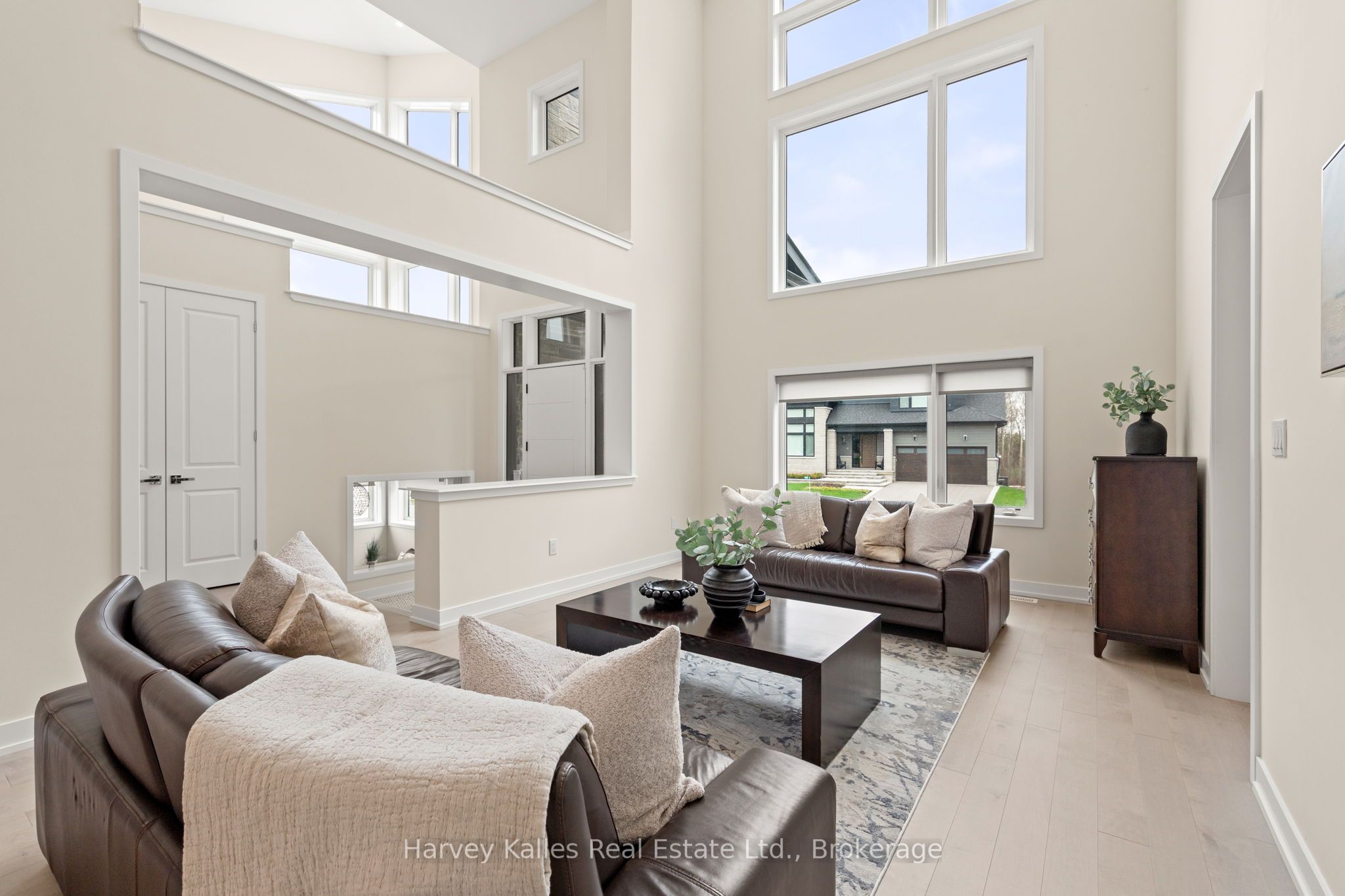 157 Springside Crescent Property Photo 4