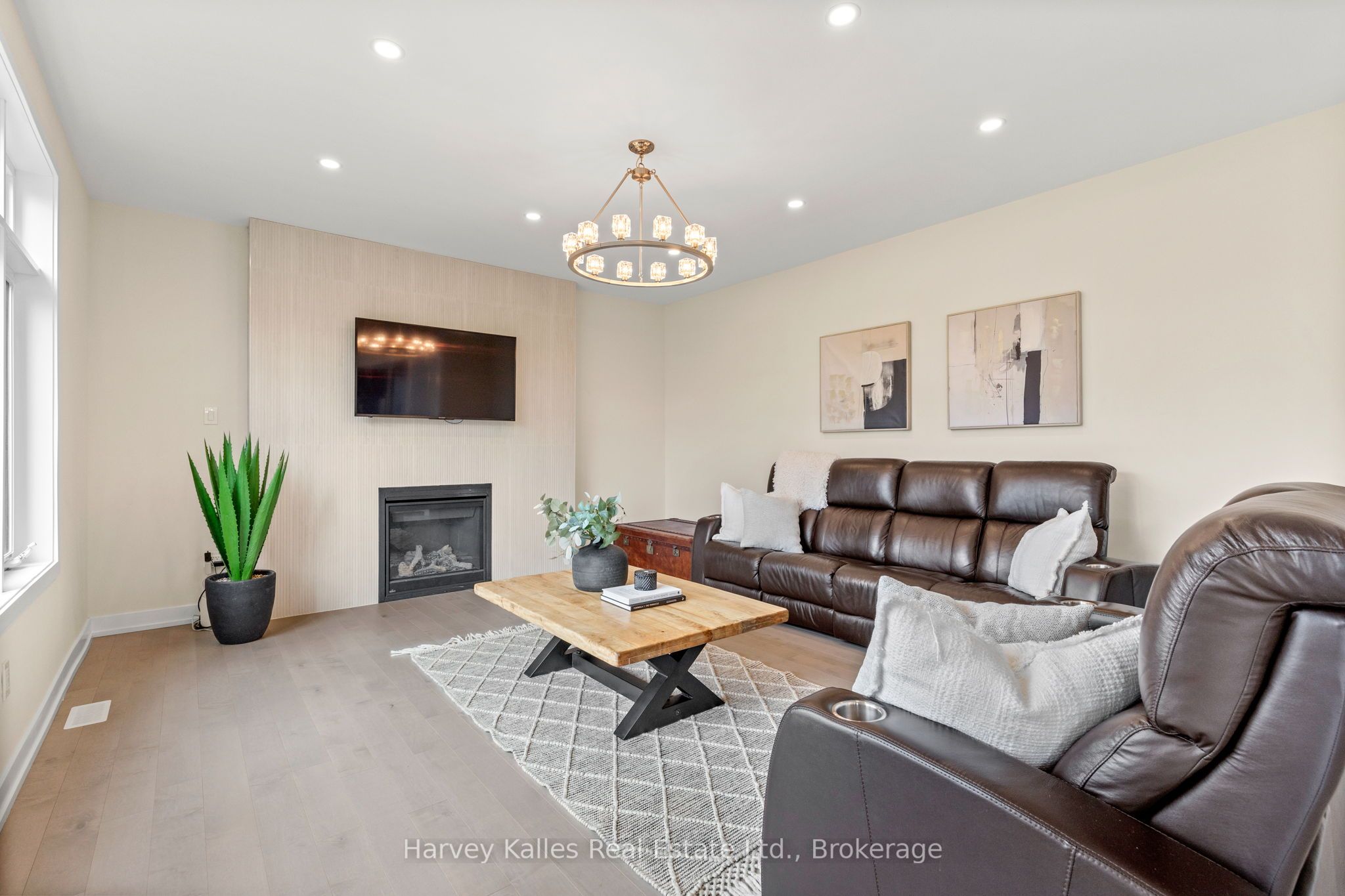 157 Springside Crescent Property Photo 12
