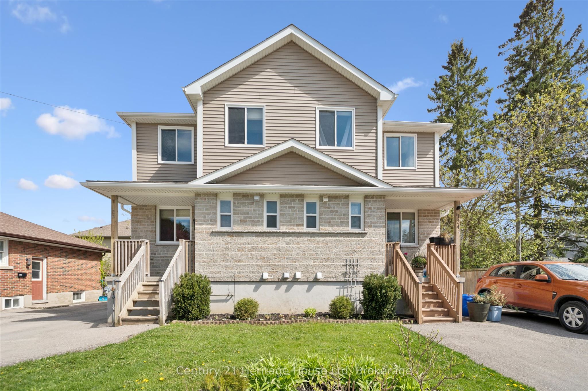 126 Forfar Street E Property Photo 1