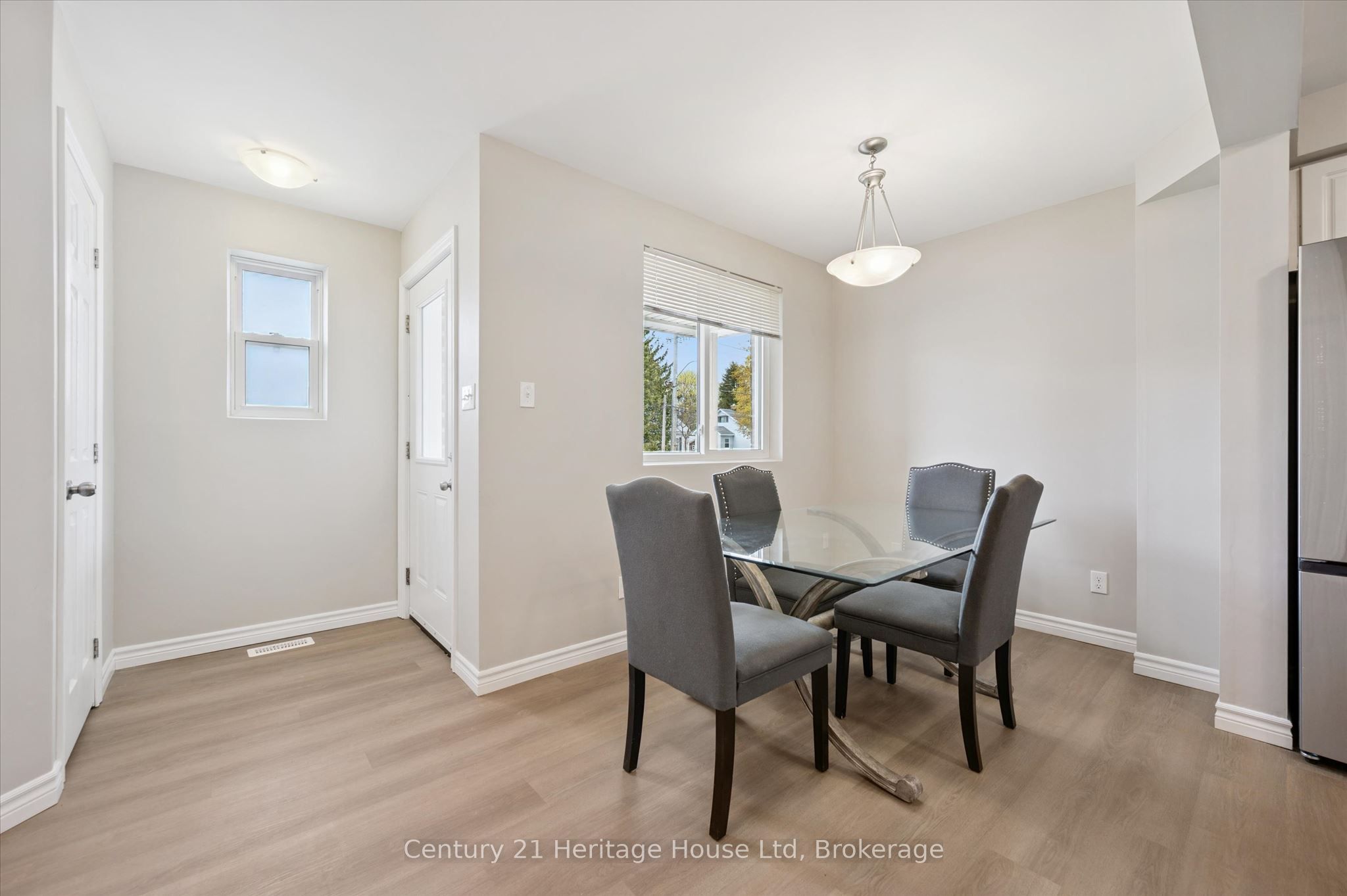 126 Forfar Street E Property Photo 6