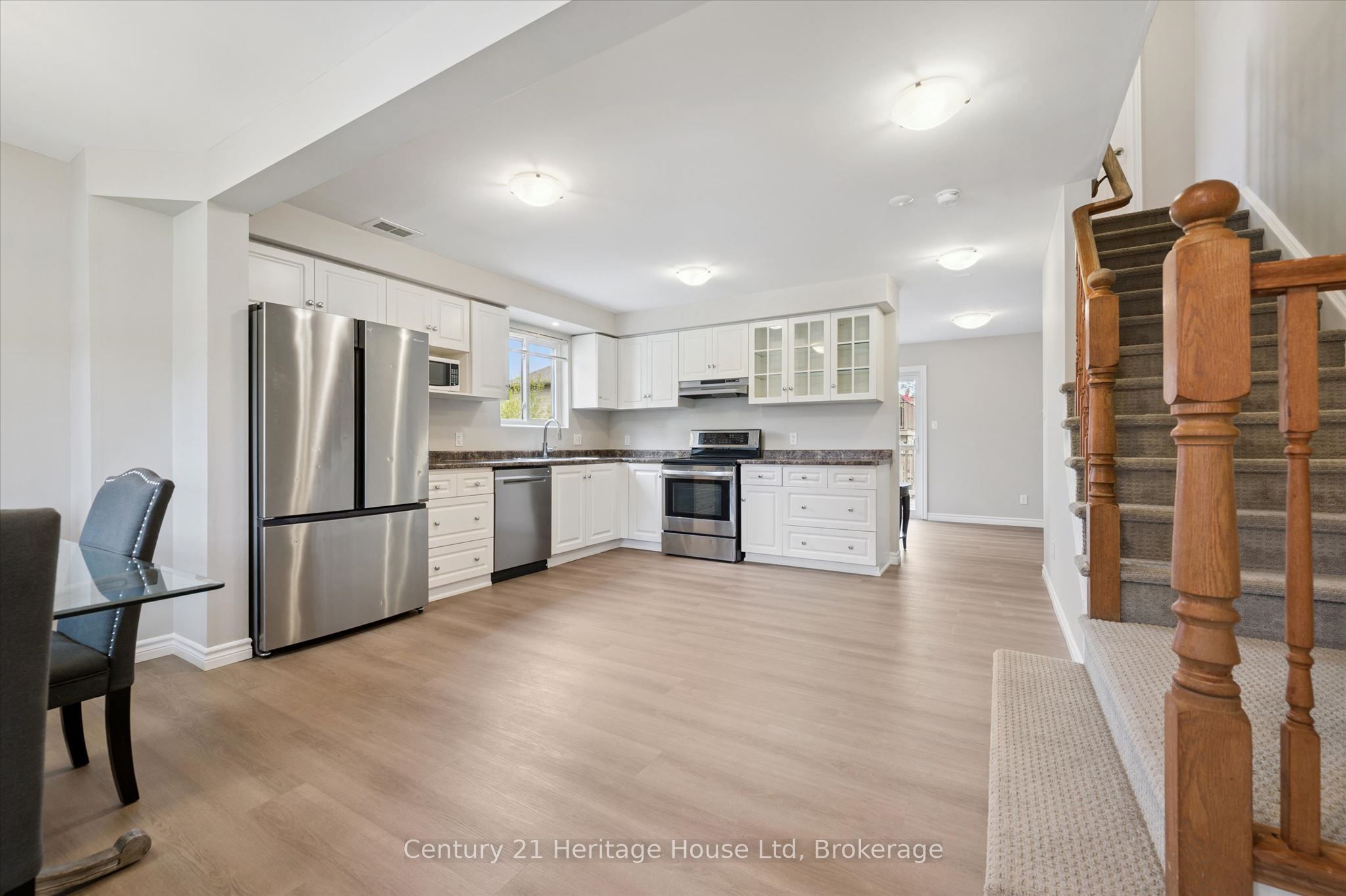 126 Forfar Street E Property Photo 8
