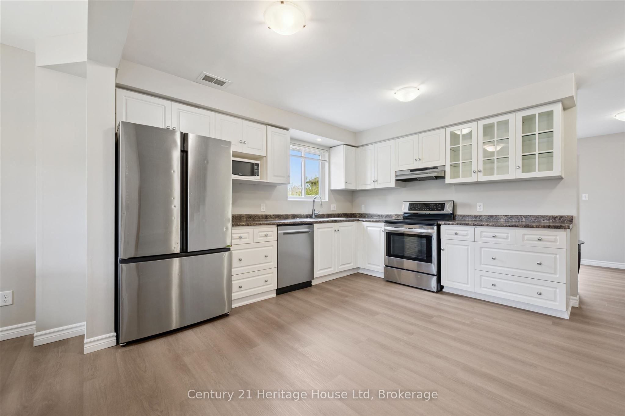 126 Forfar Street E Property Photo 9