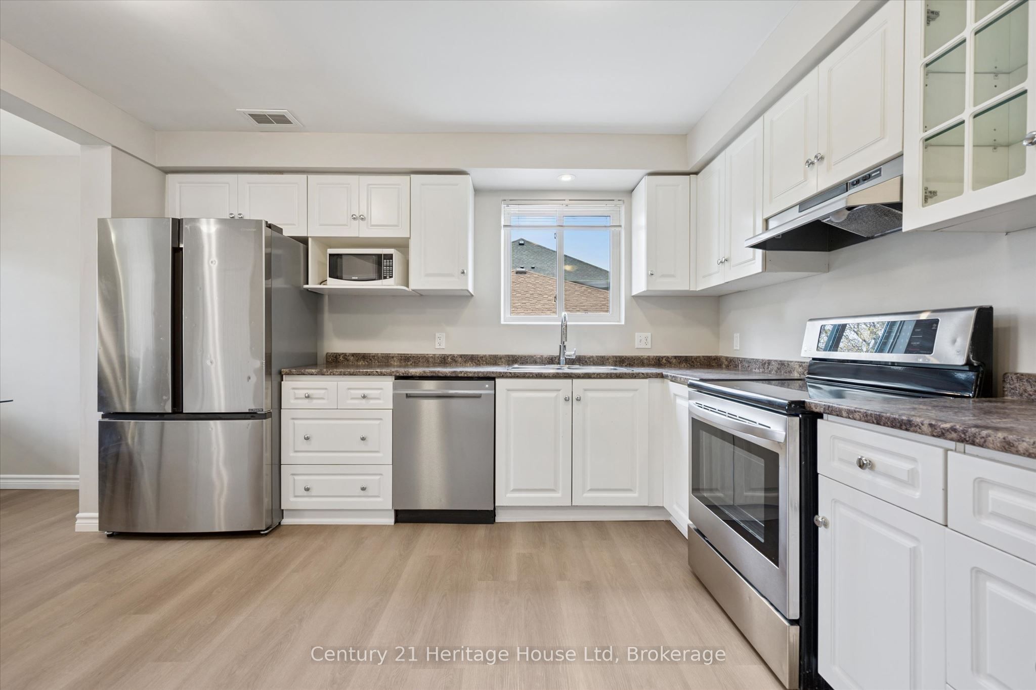 126 Forfar Street E Property Photo 10