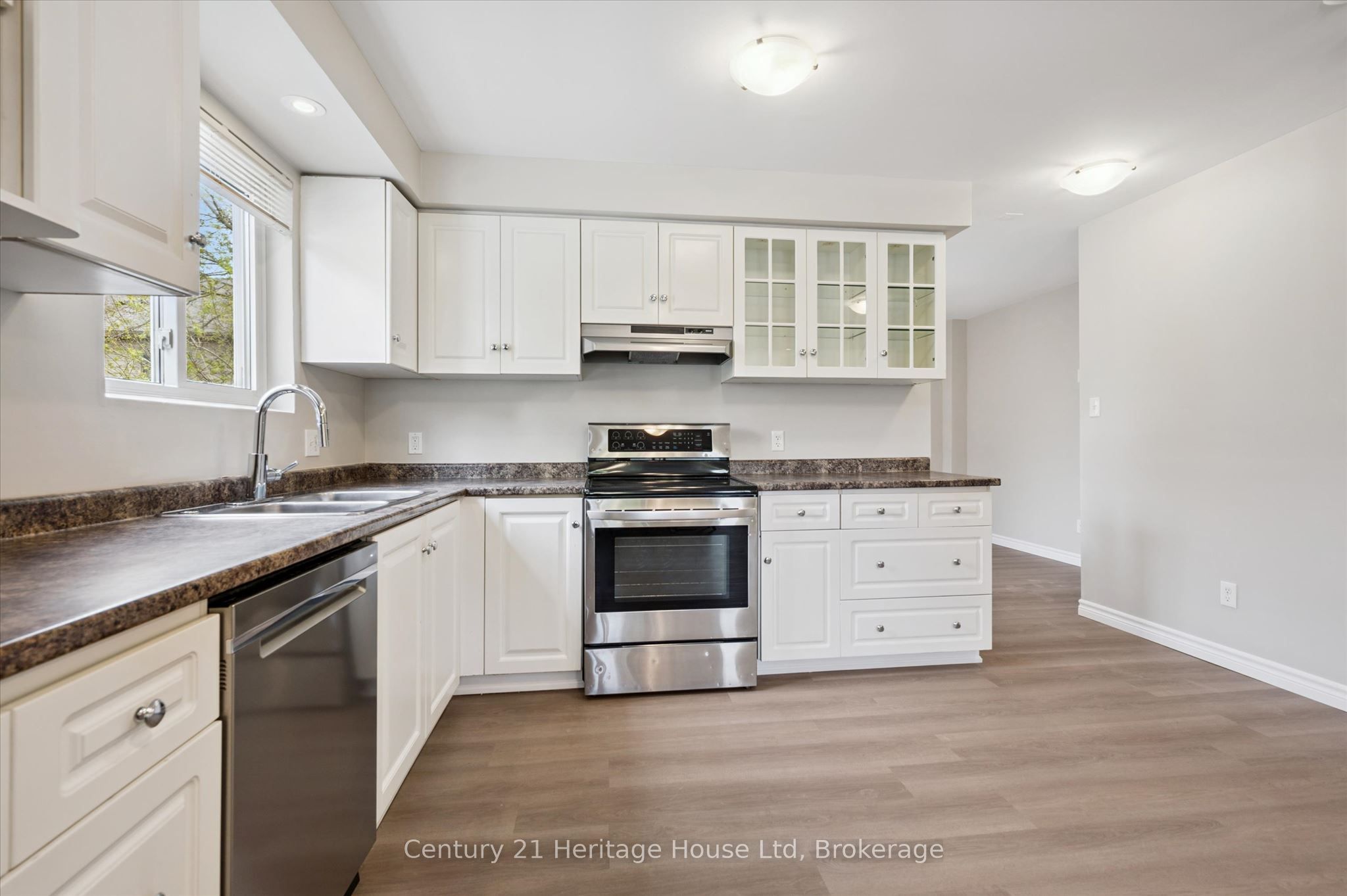 126 Forfar Street E Property Photo 12