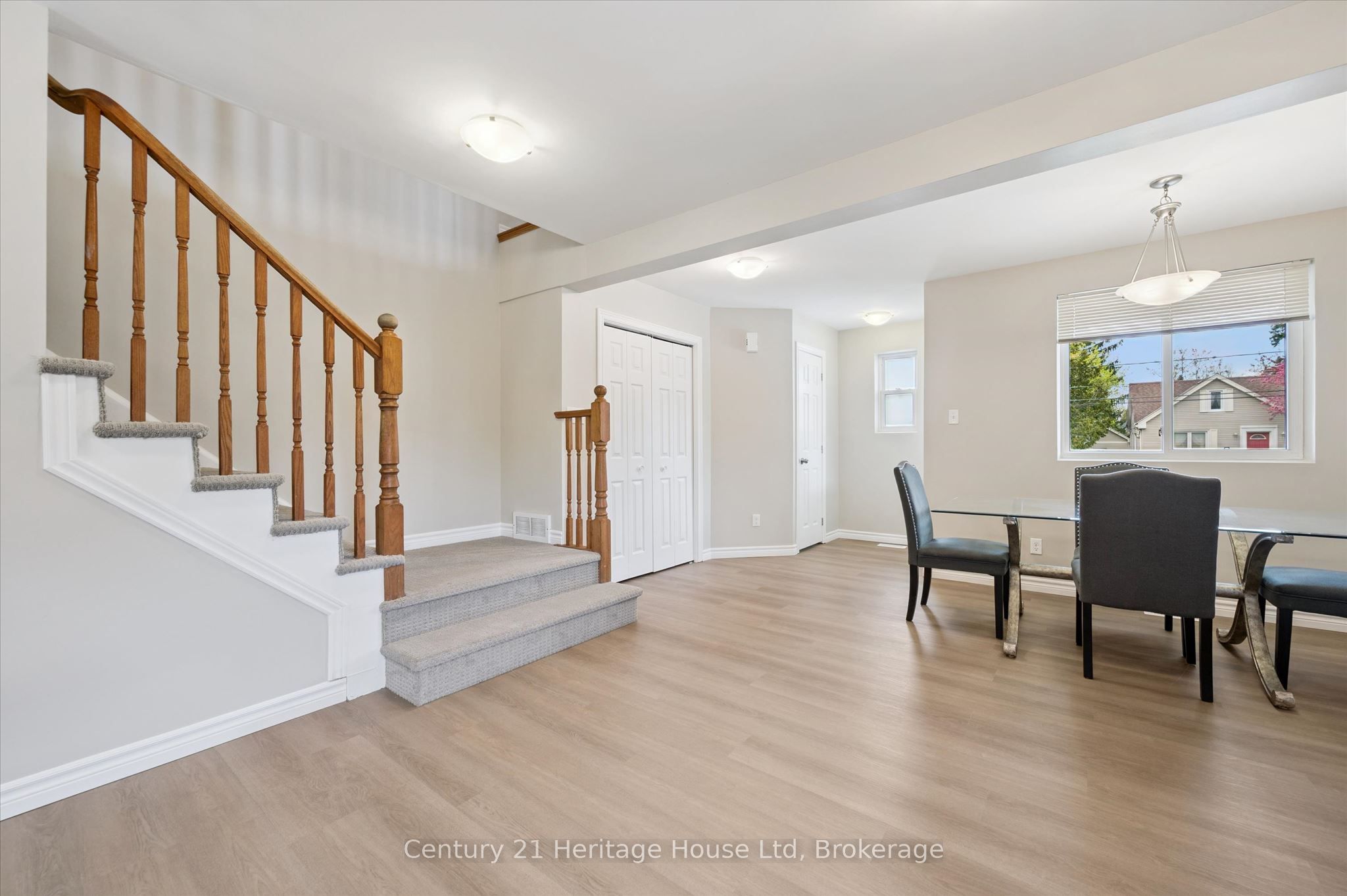 126 Forfar Street E Property Photo 16