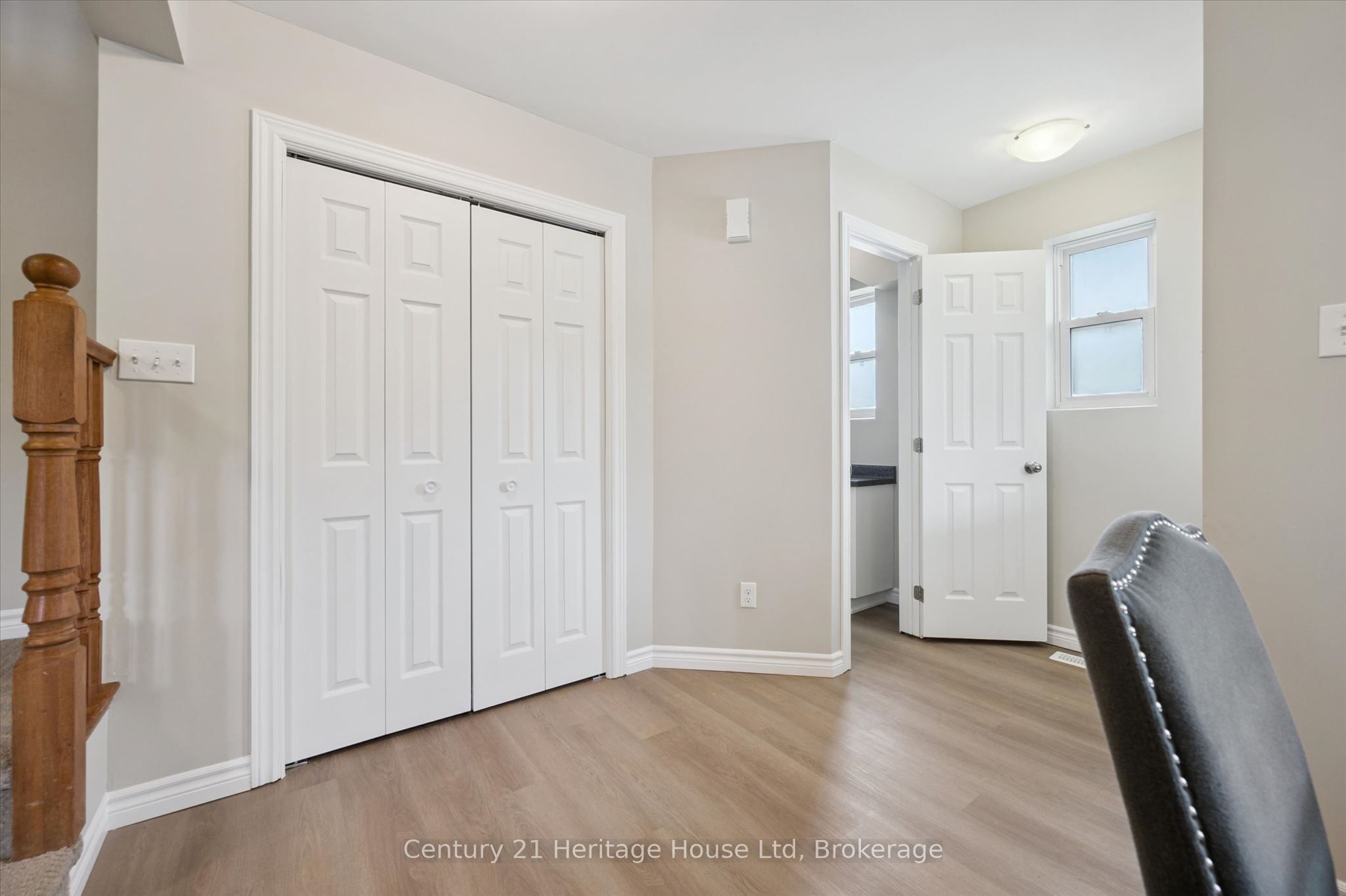 126 Forfar Street E Property Photo 17