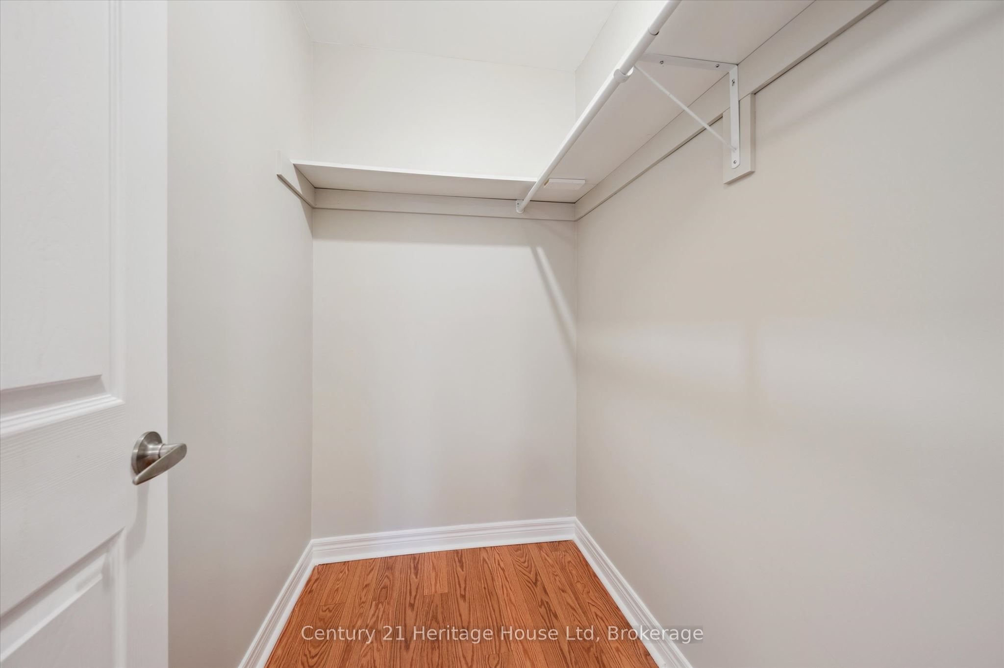126 Forfar Street E Property Photo 27