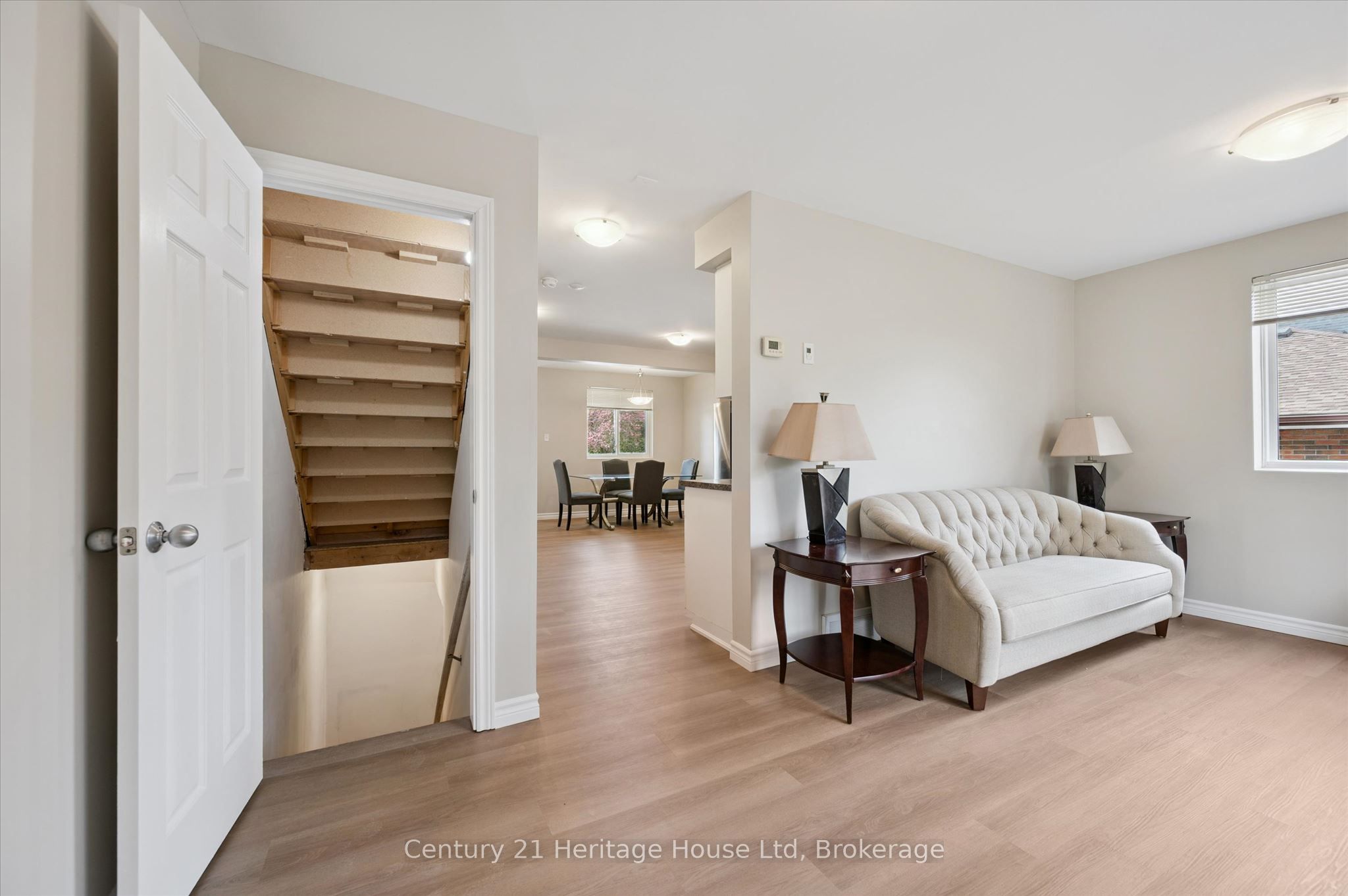 126 Forfar Street E Property Photo 28