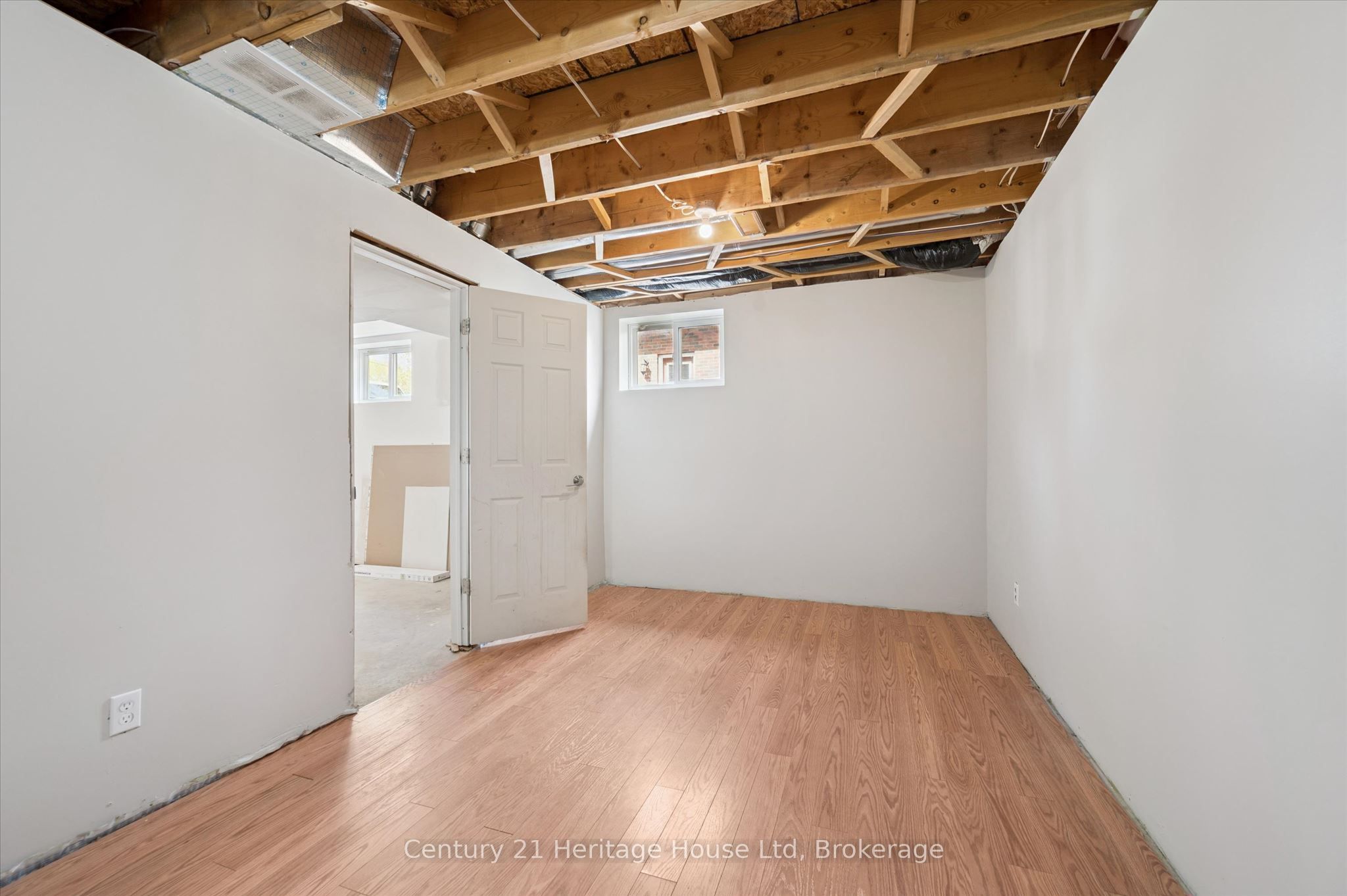 126 Forfar Street E Property Photo 30
