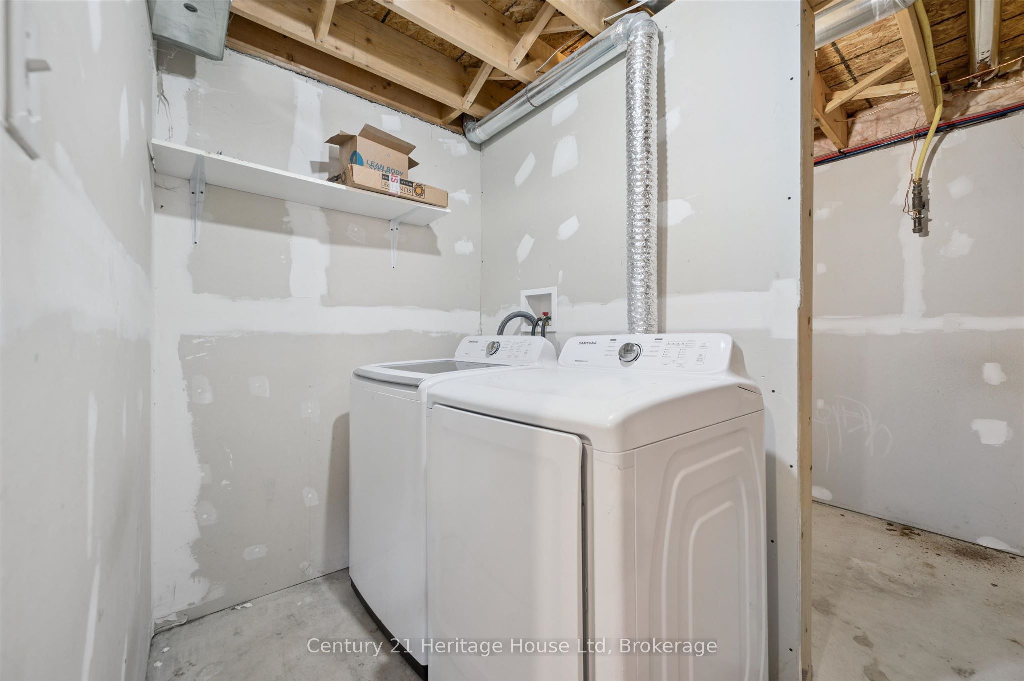 126 Forfar Street E Property Photo 31