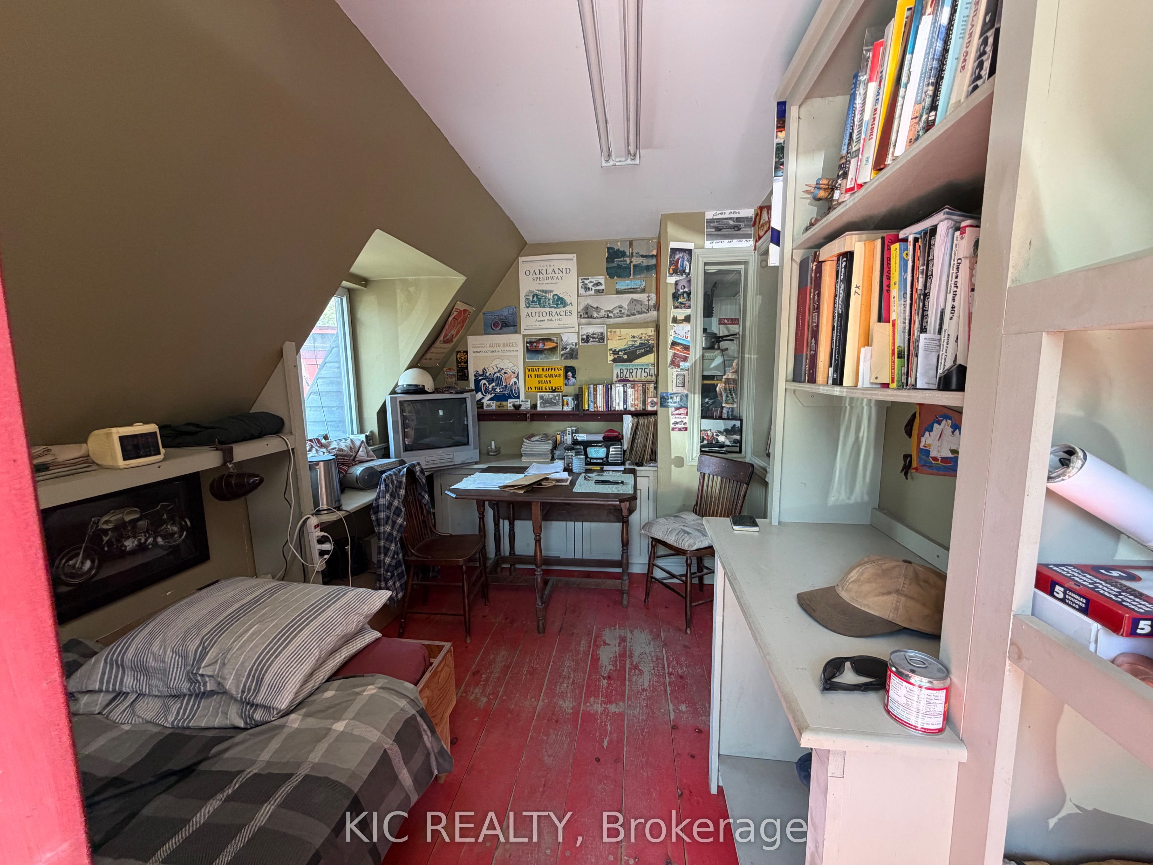 16 Cedar Street Property Photo 9