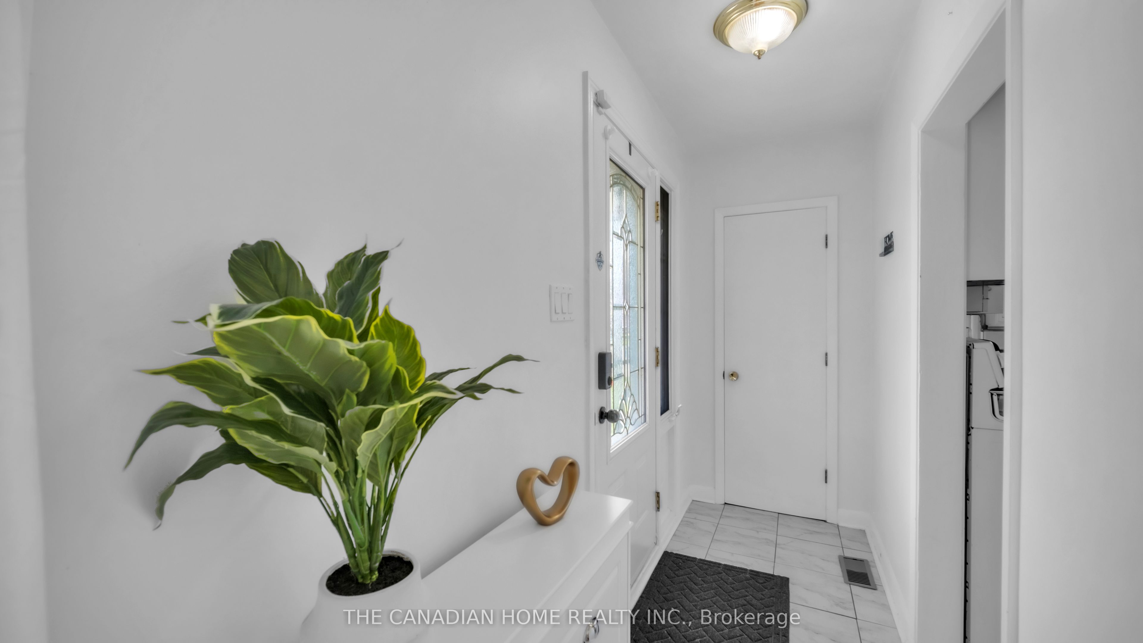 196 Tuxedo Avenue Property Photo 3