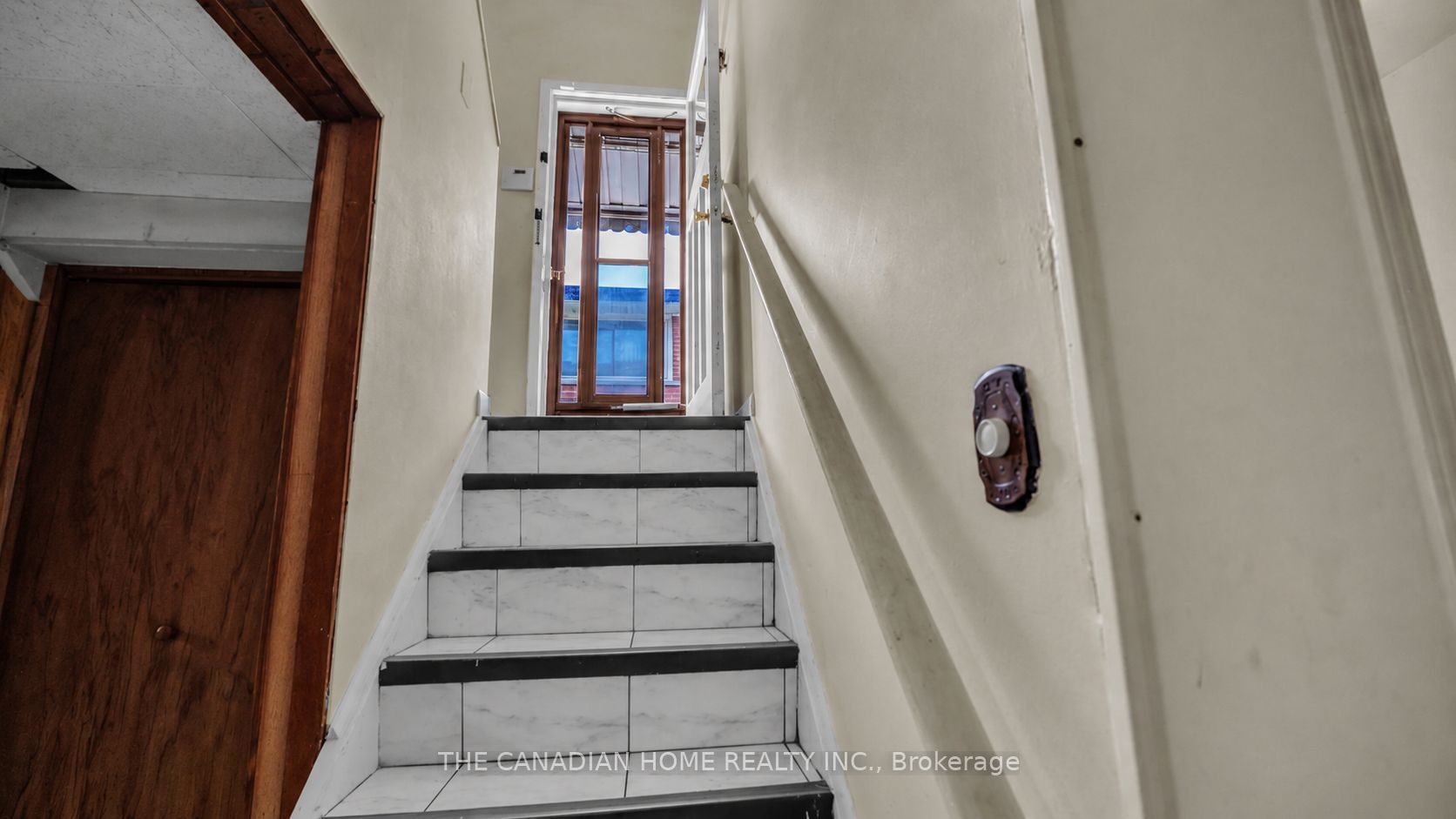 196 Tuxedo Avenue Property Photo 11
