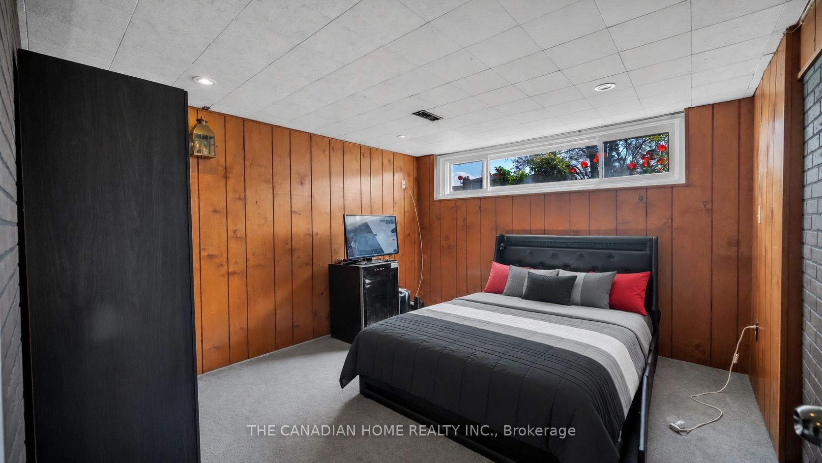 196 Tuxedo Avenue Property Photo 15