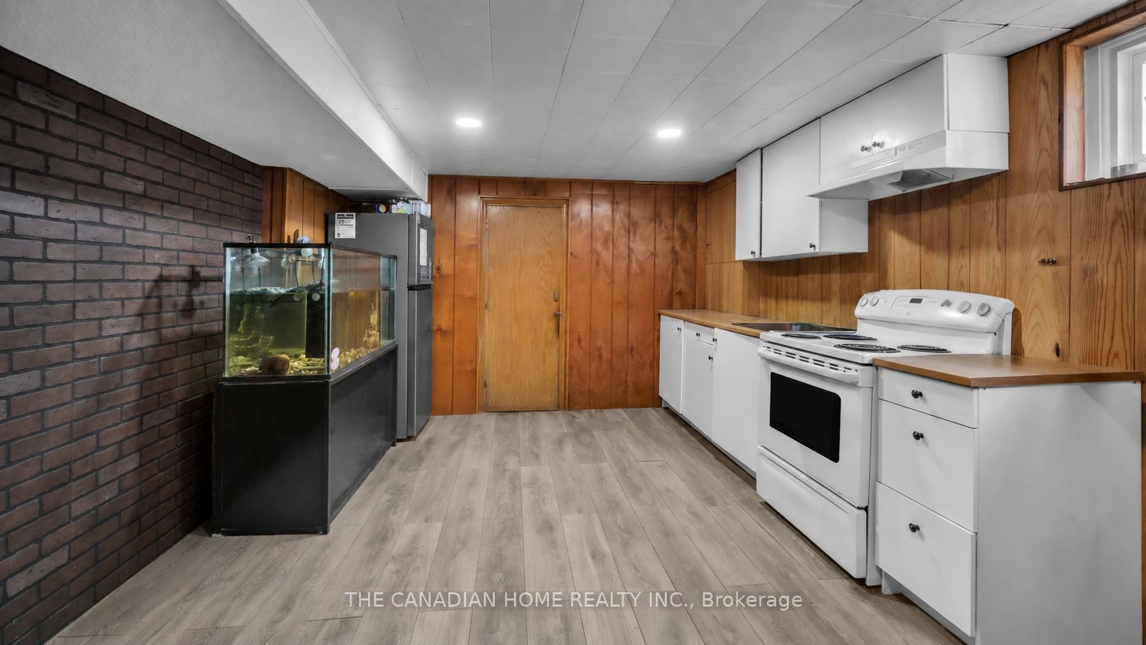 196 Tuxedo Avenue Property Photo 16