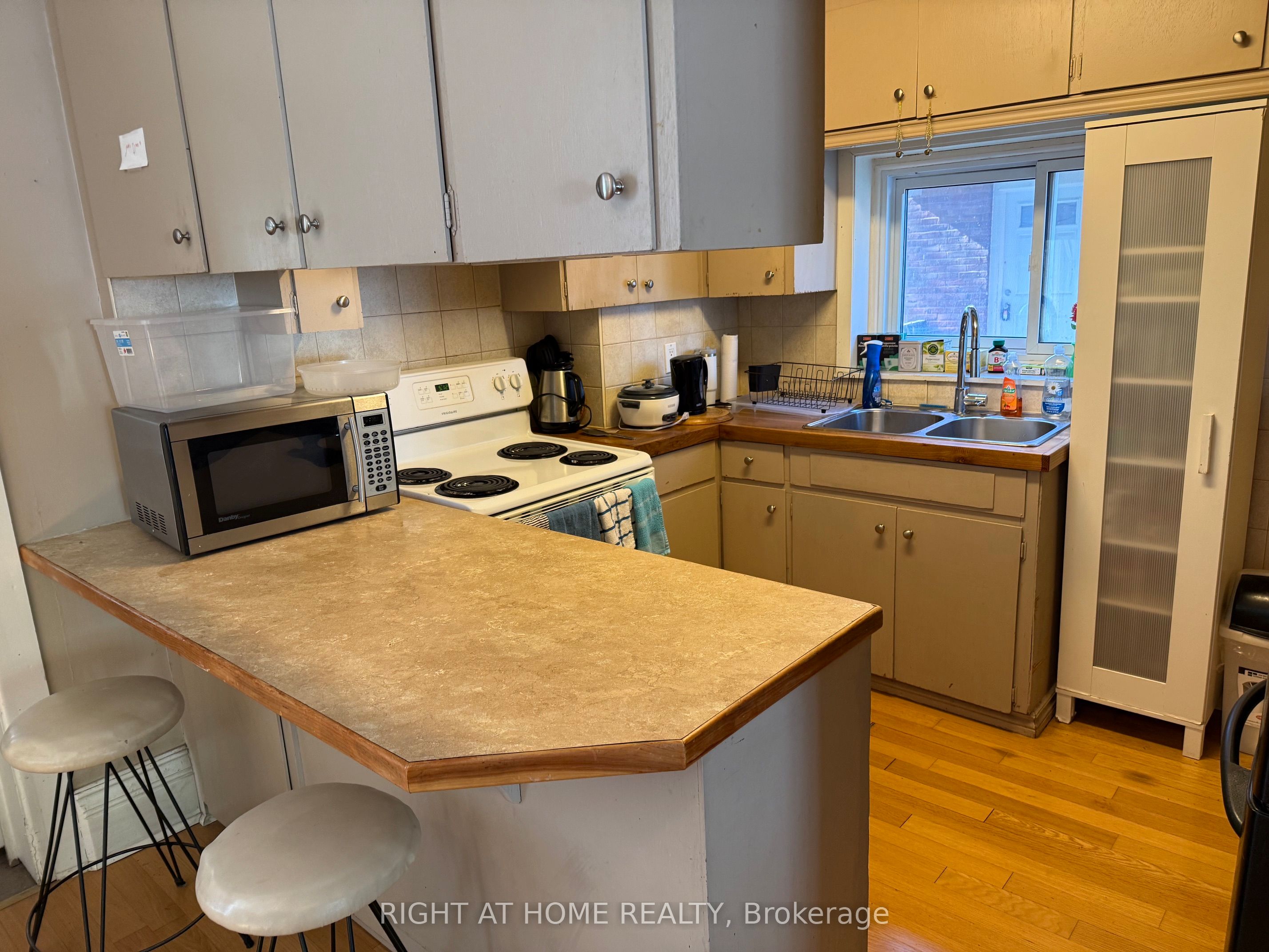 551 Bethune Street Property Photo 8