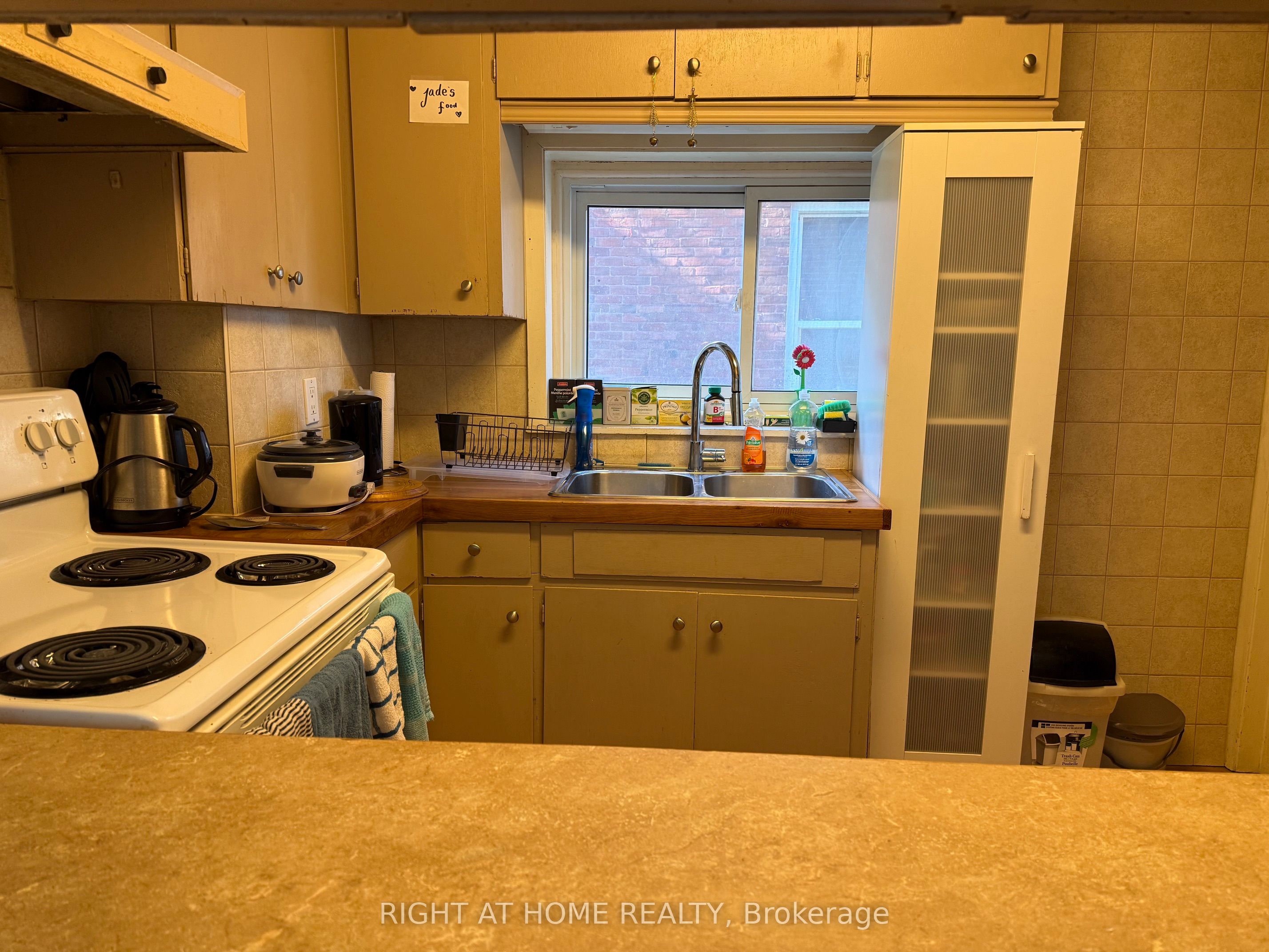 551 Bethune Street Property Photo 9