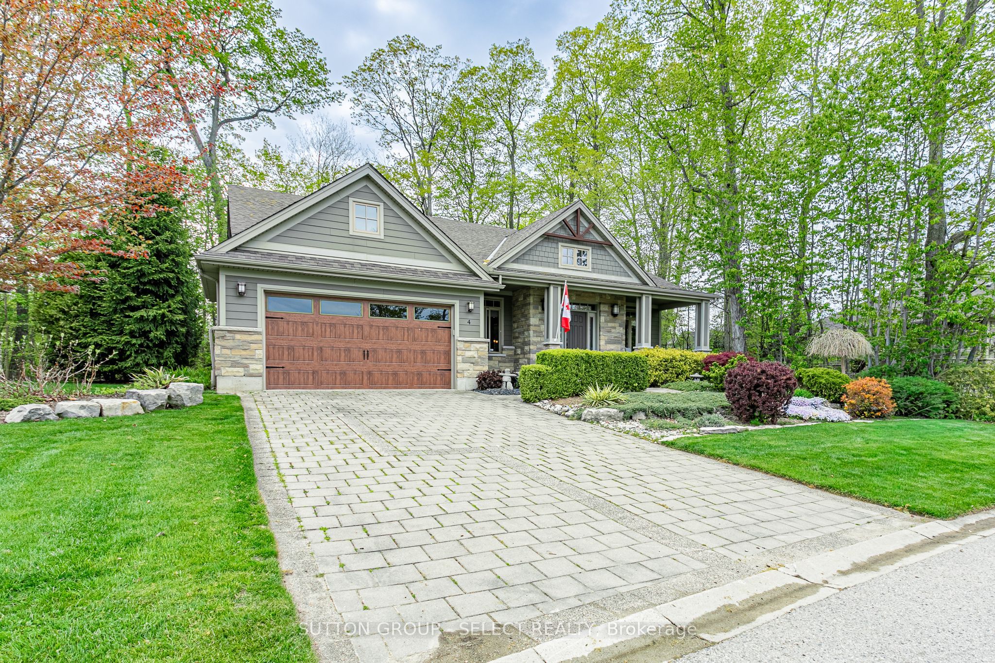 4 Hayter Drive Property Photo 2