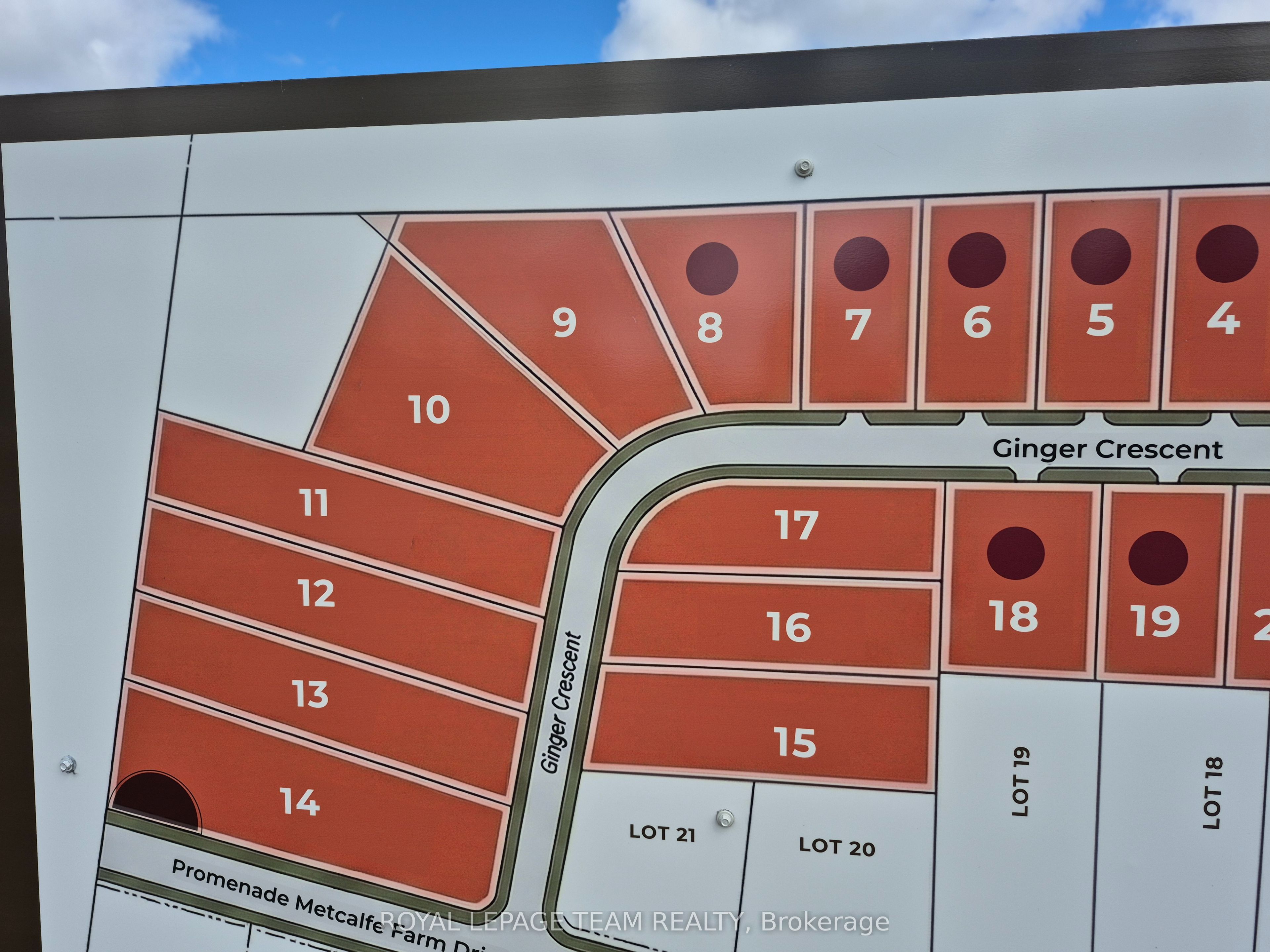 0000 Ginger Crescent W Property Photo 3