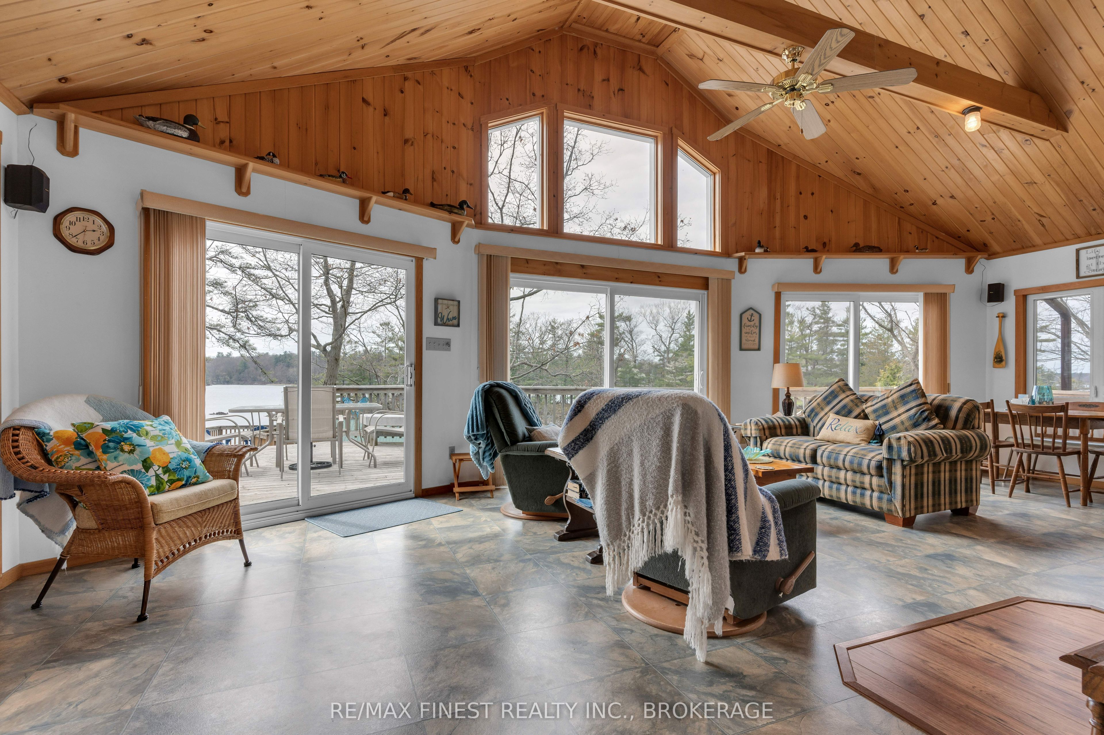 14 Downie Island Property Photo 8