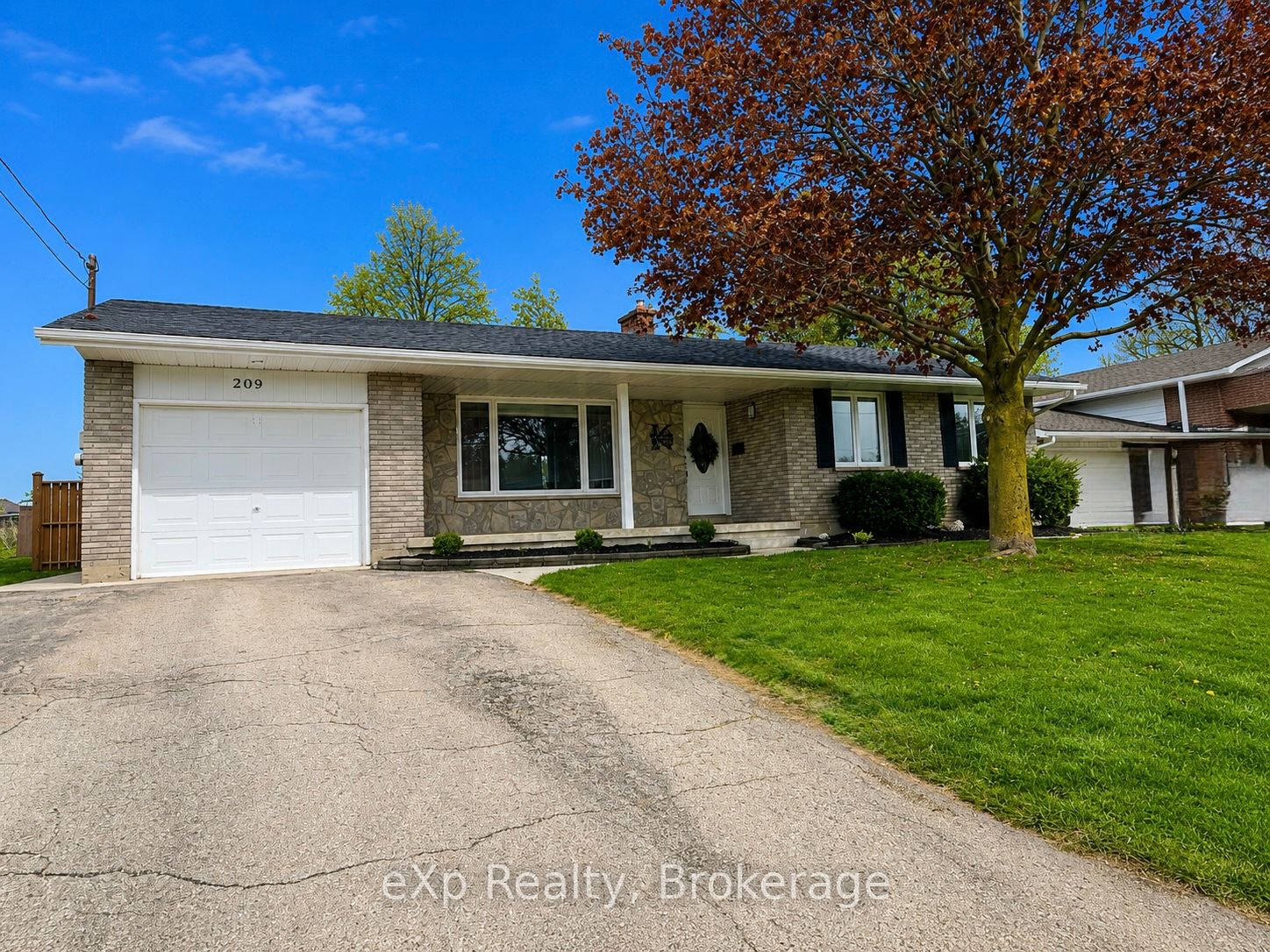 209 15th Avenue Property Photo 3