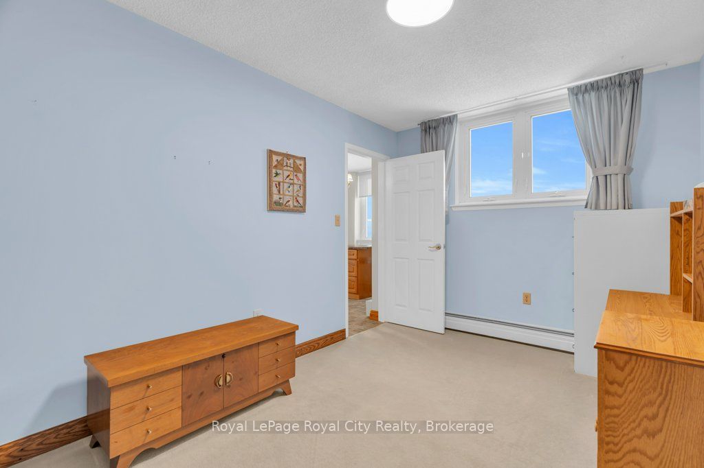19 Woodlawn Road E 614 Property Photo 17