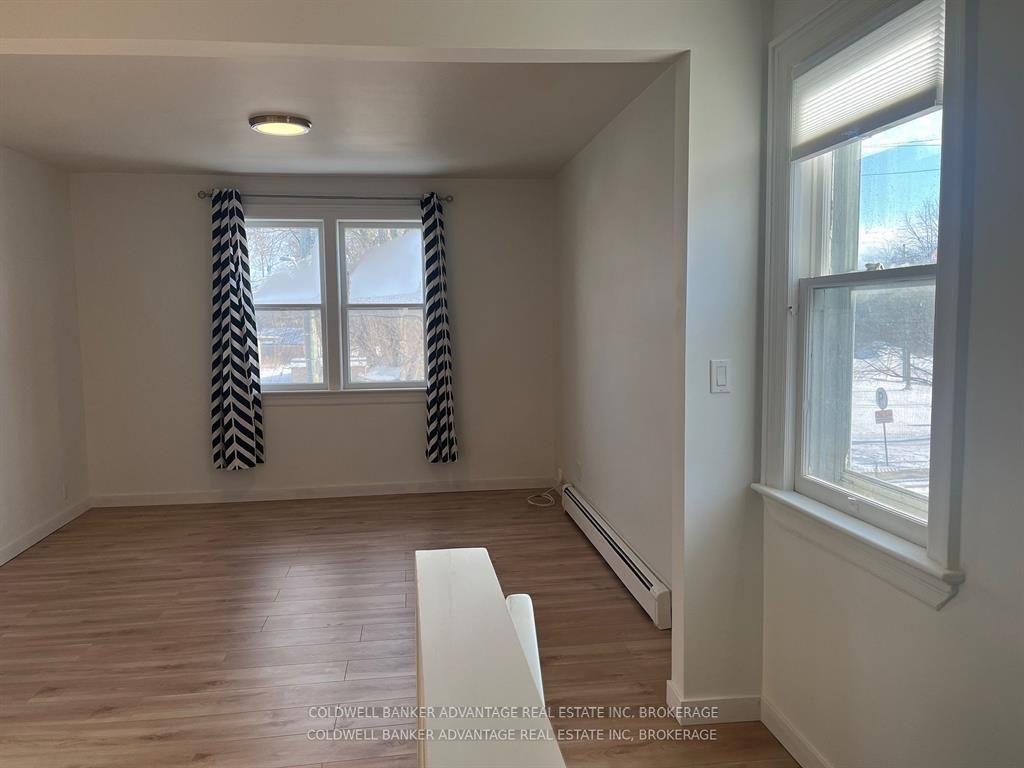 832 King Street Upper Property Photo 3