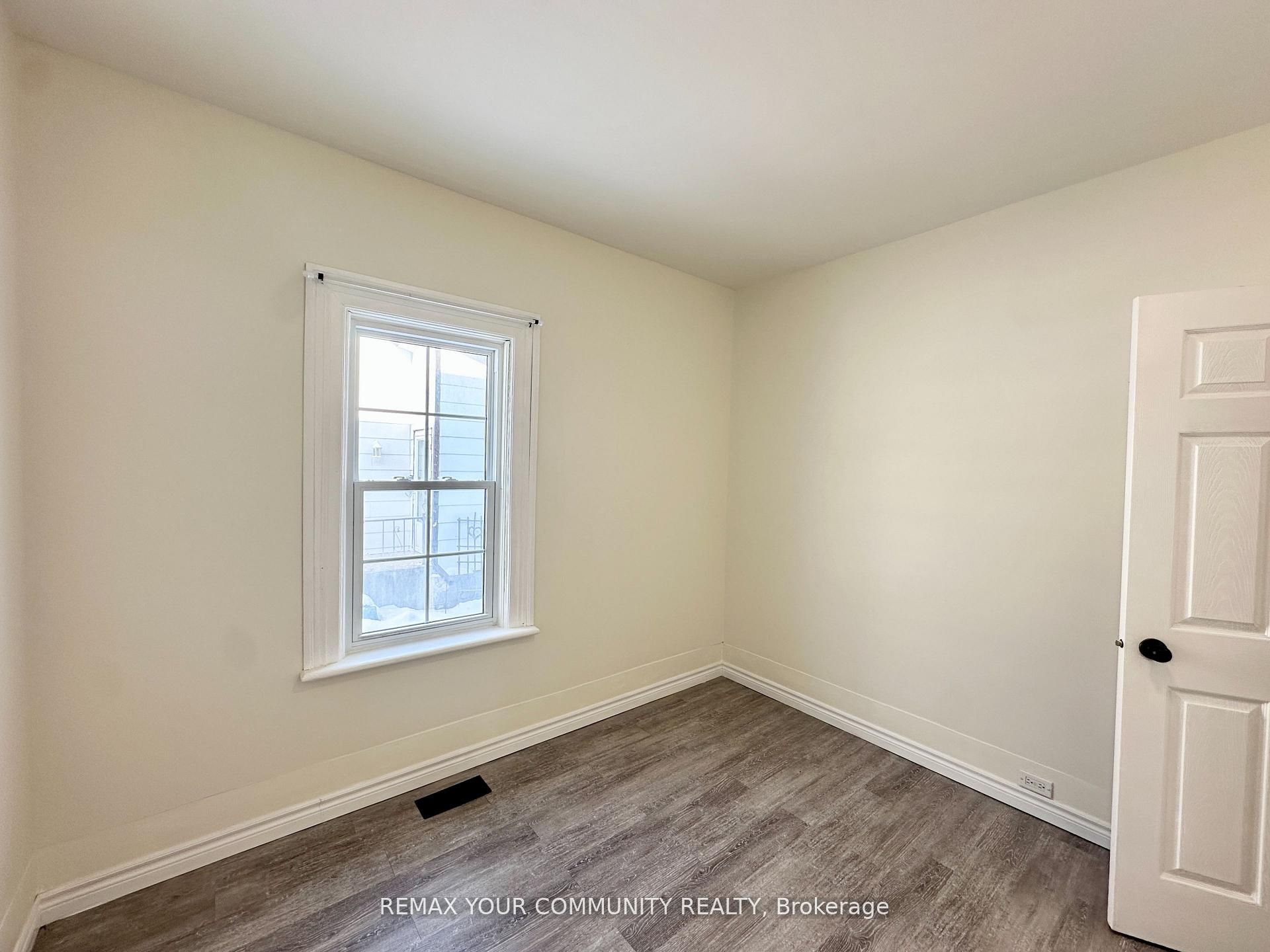 74 Adelaide Street S Property Photo 7