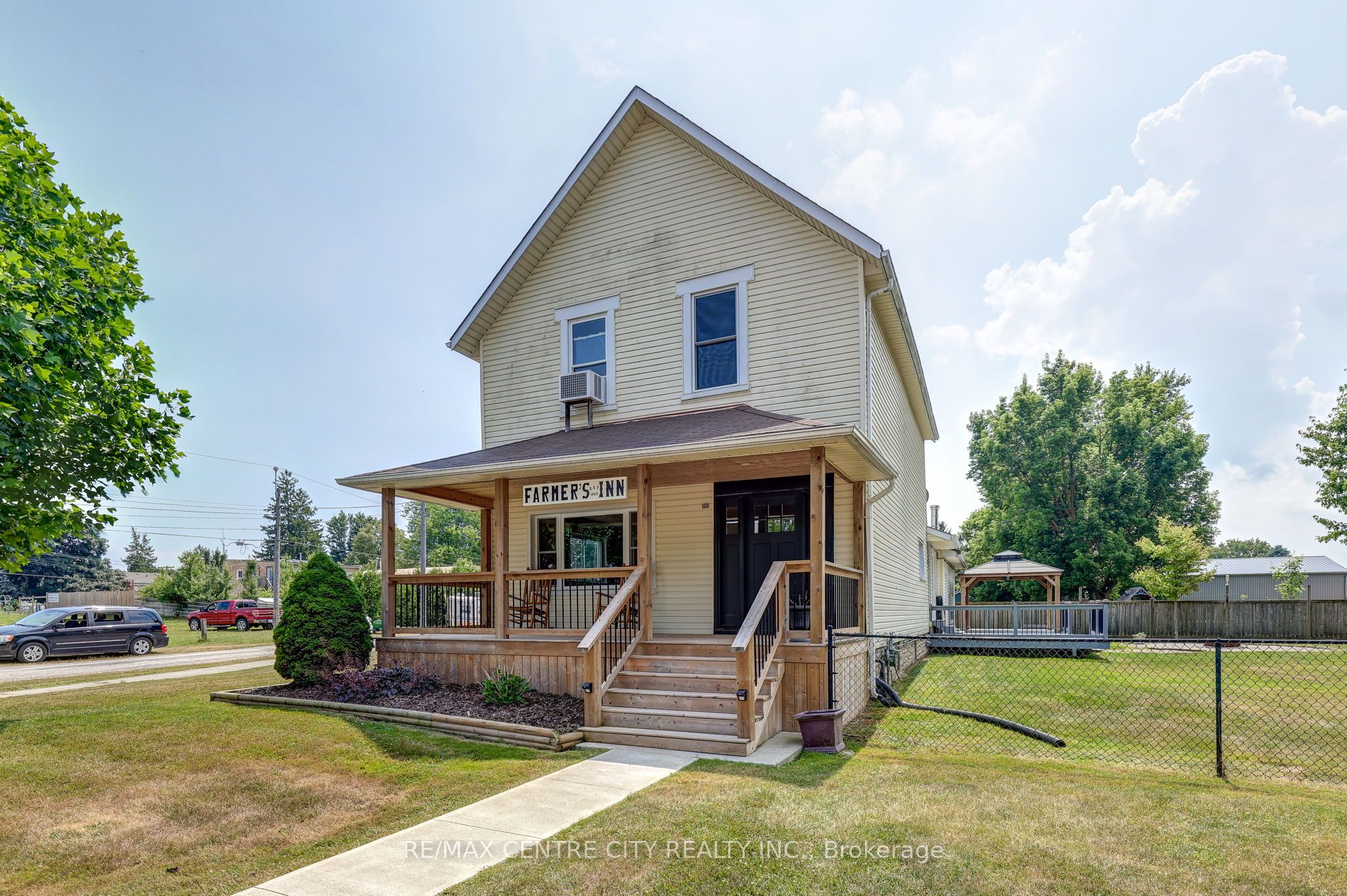 7953 Union Road Property Photo 3