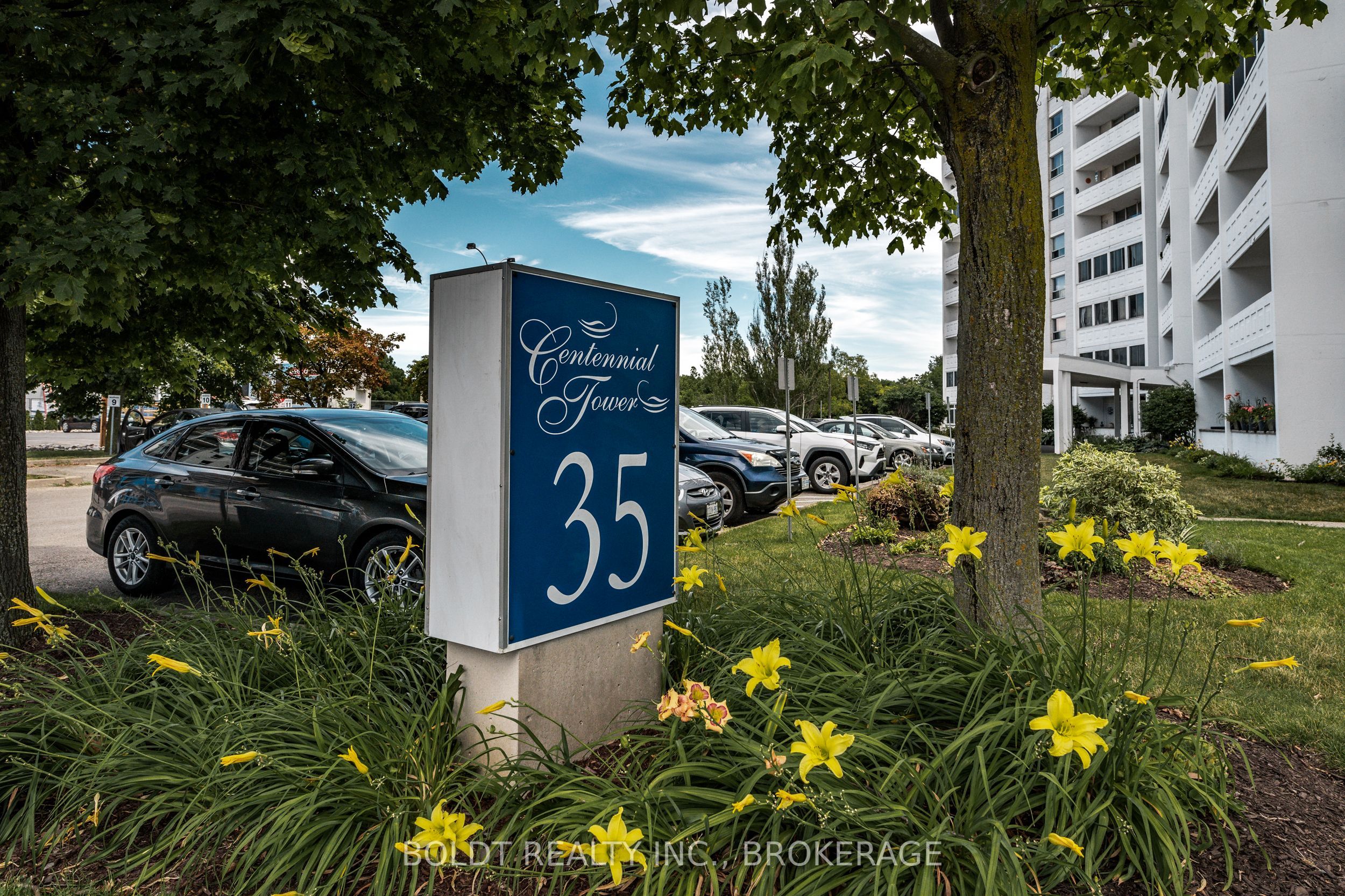 35 Towering Heights Boulevard 1008 Property Photo 2
