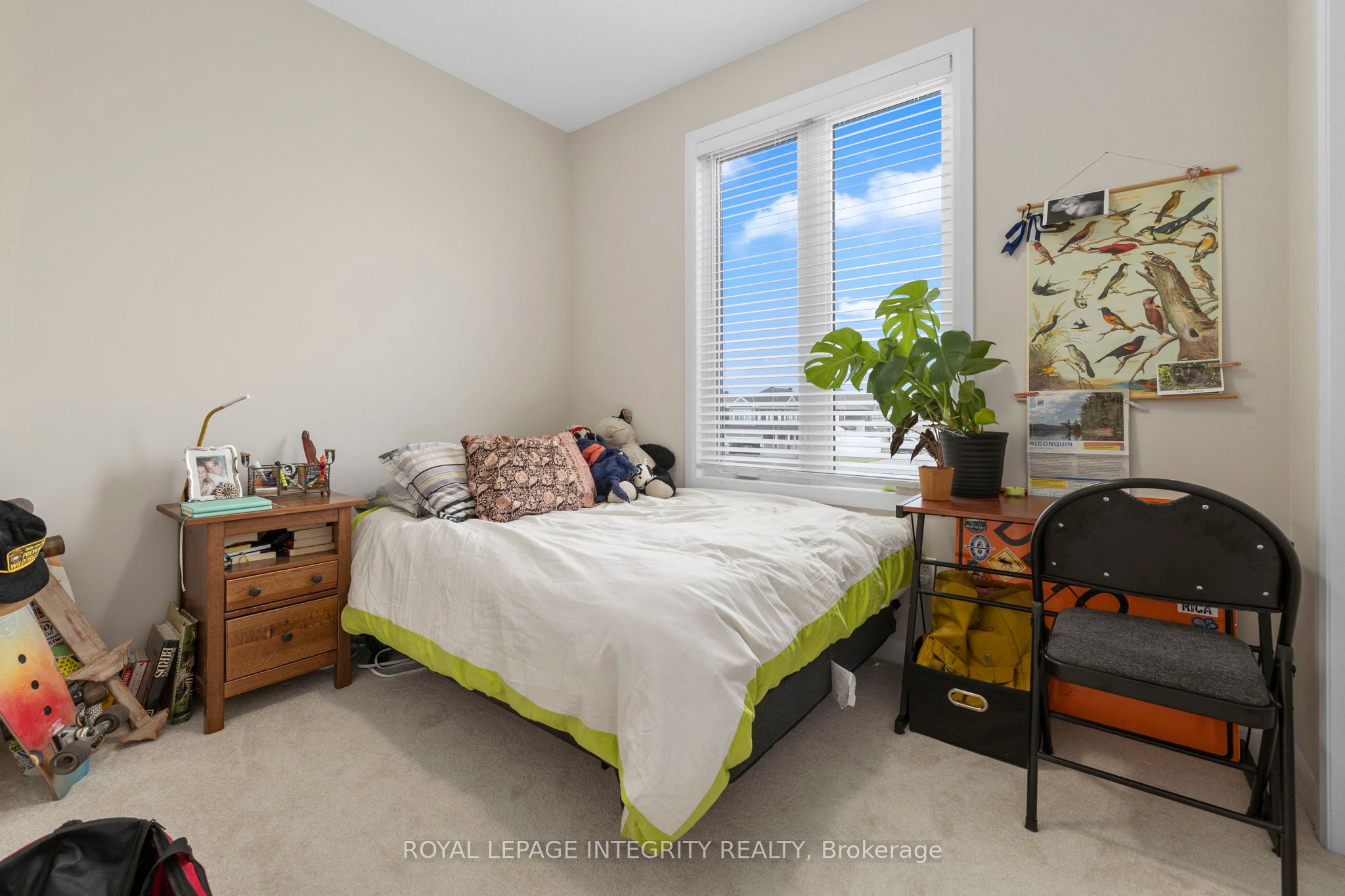 142 Shallow Pond Place E Property Photo 11