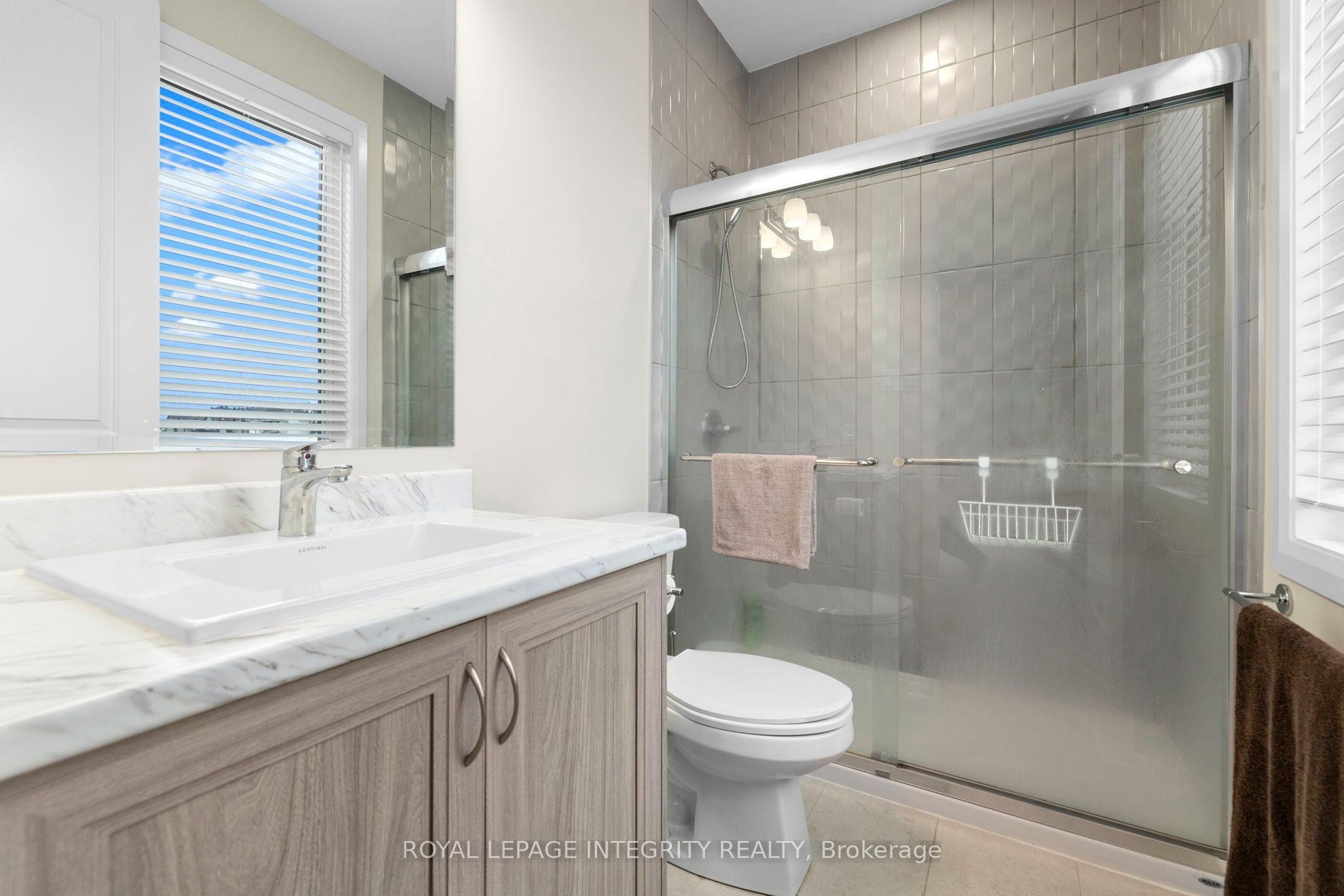 142 Shallow Pond Place E Property Photo 14