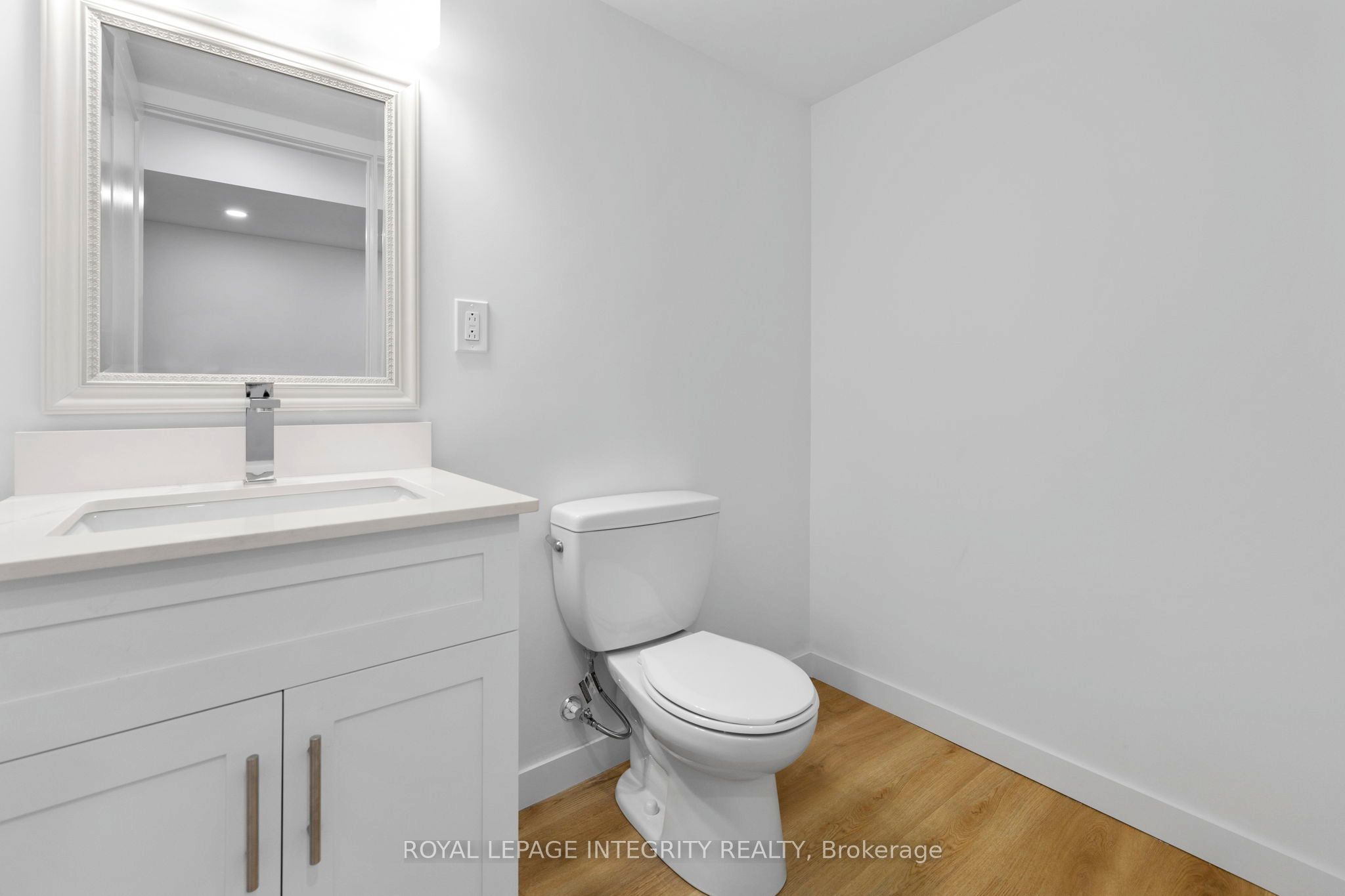 142 Shallow Pond Place E Property Photo 17