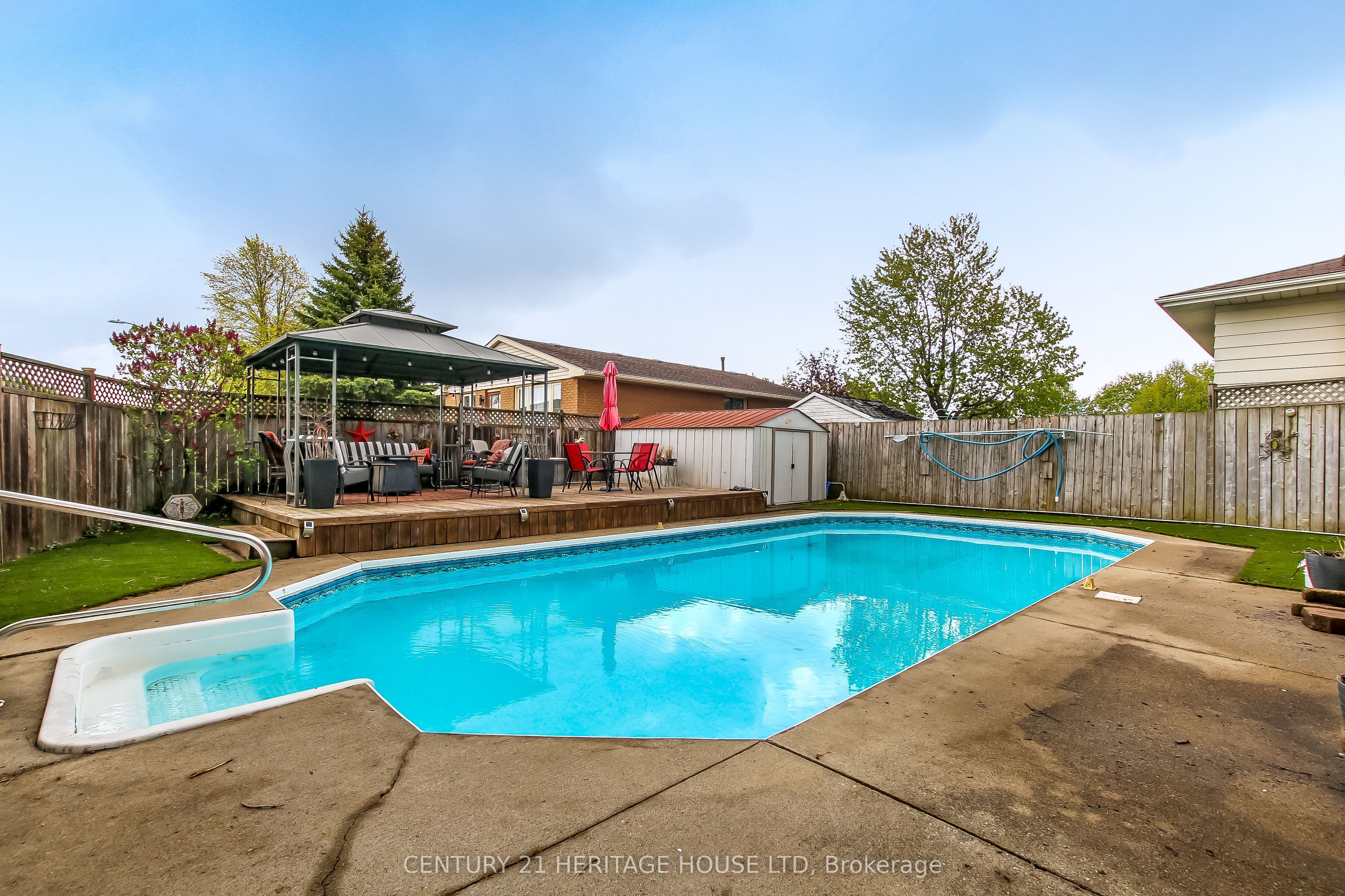 2 David Drive Property Photo 3