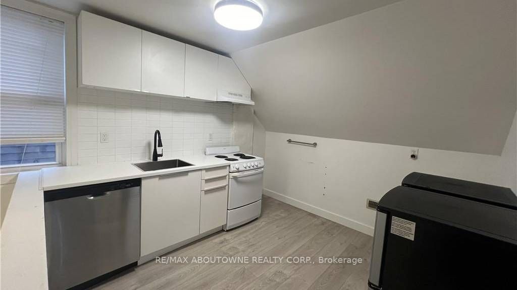 49 Fairleigh Avenue S Property Photo 29