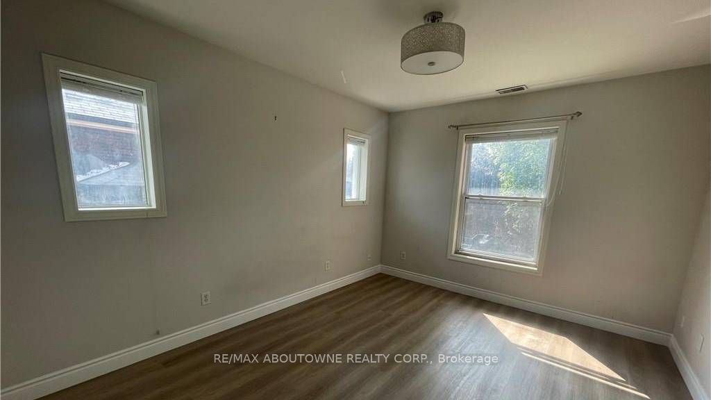 49 Fairleigh Avenue S Property Photo 34