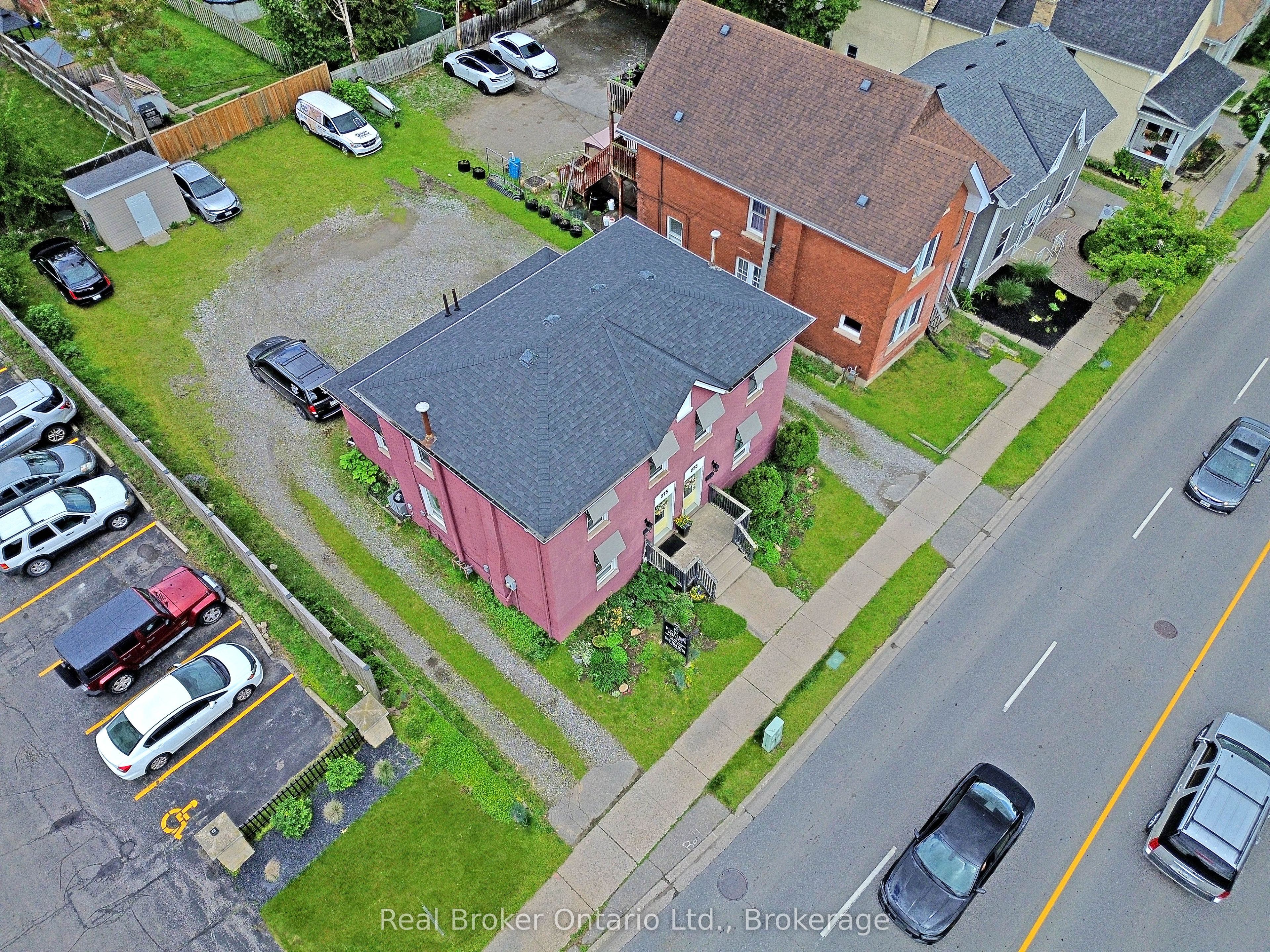 273-275 Brant Avenue Property Photo 33