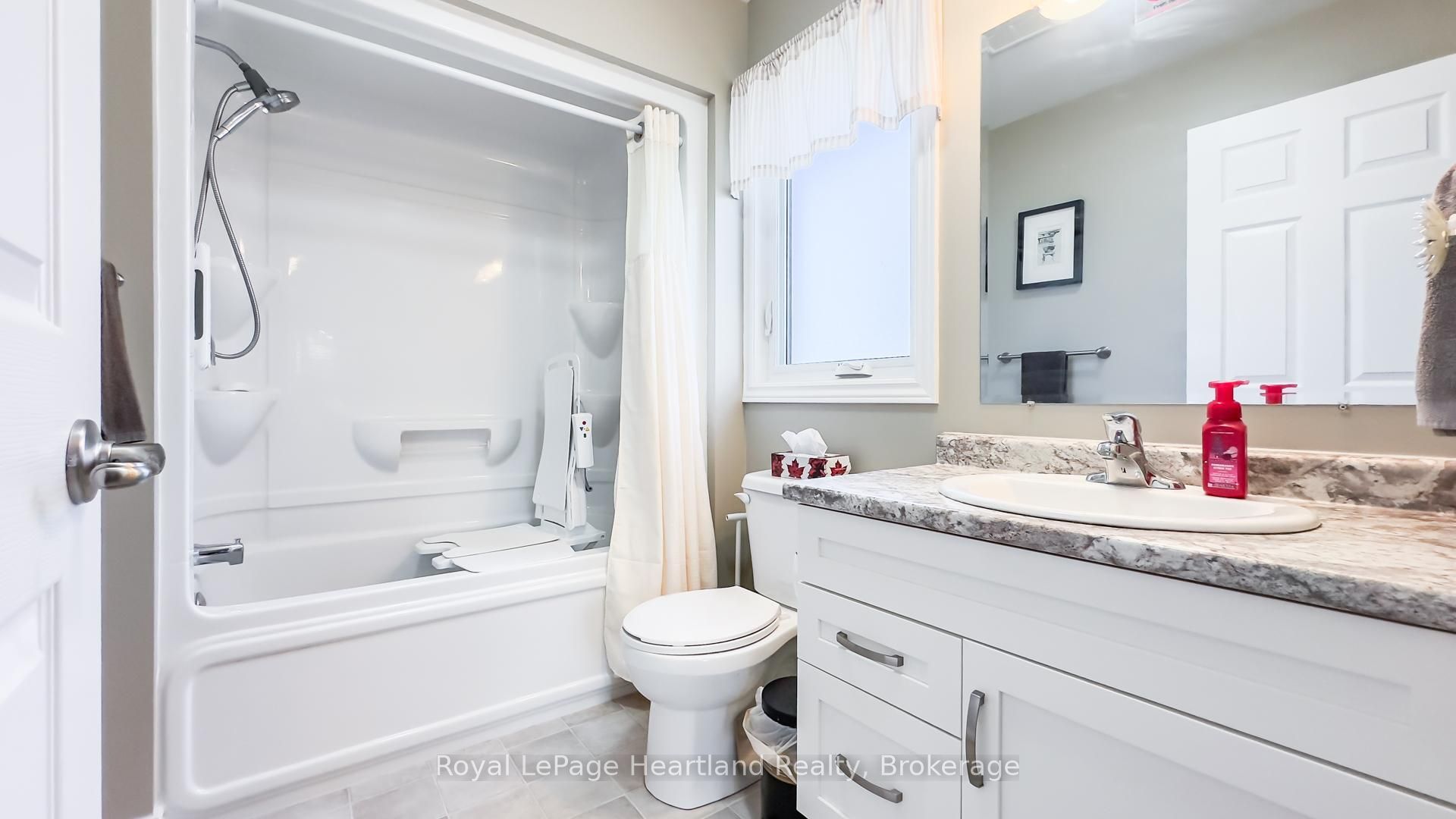94 Lake Breeze Drive Property Photo 33