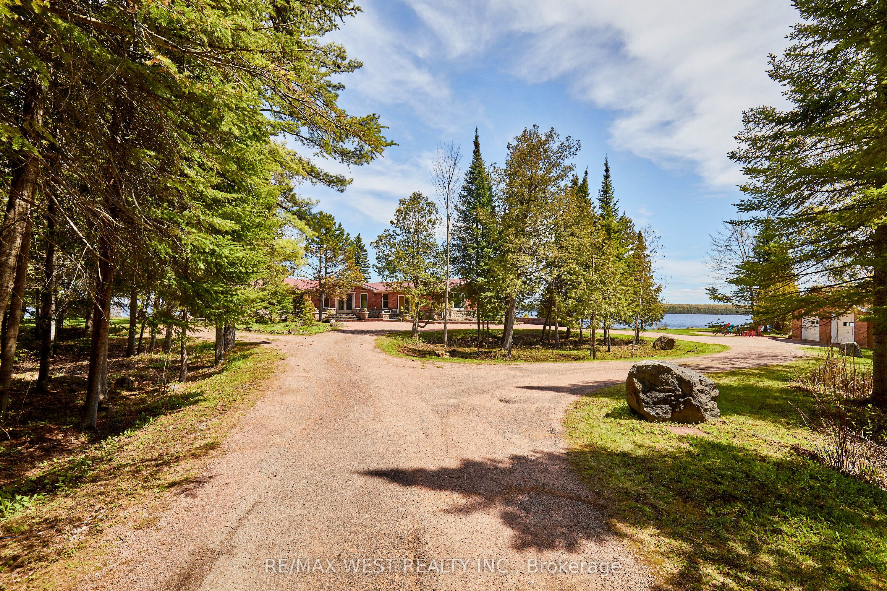 557 Riverside Drive Property Photo 7