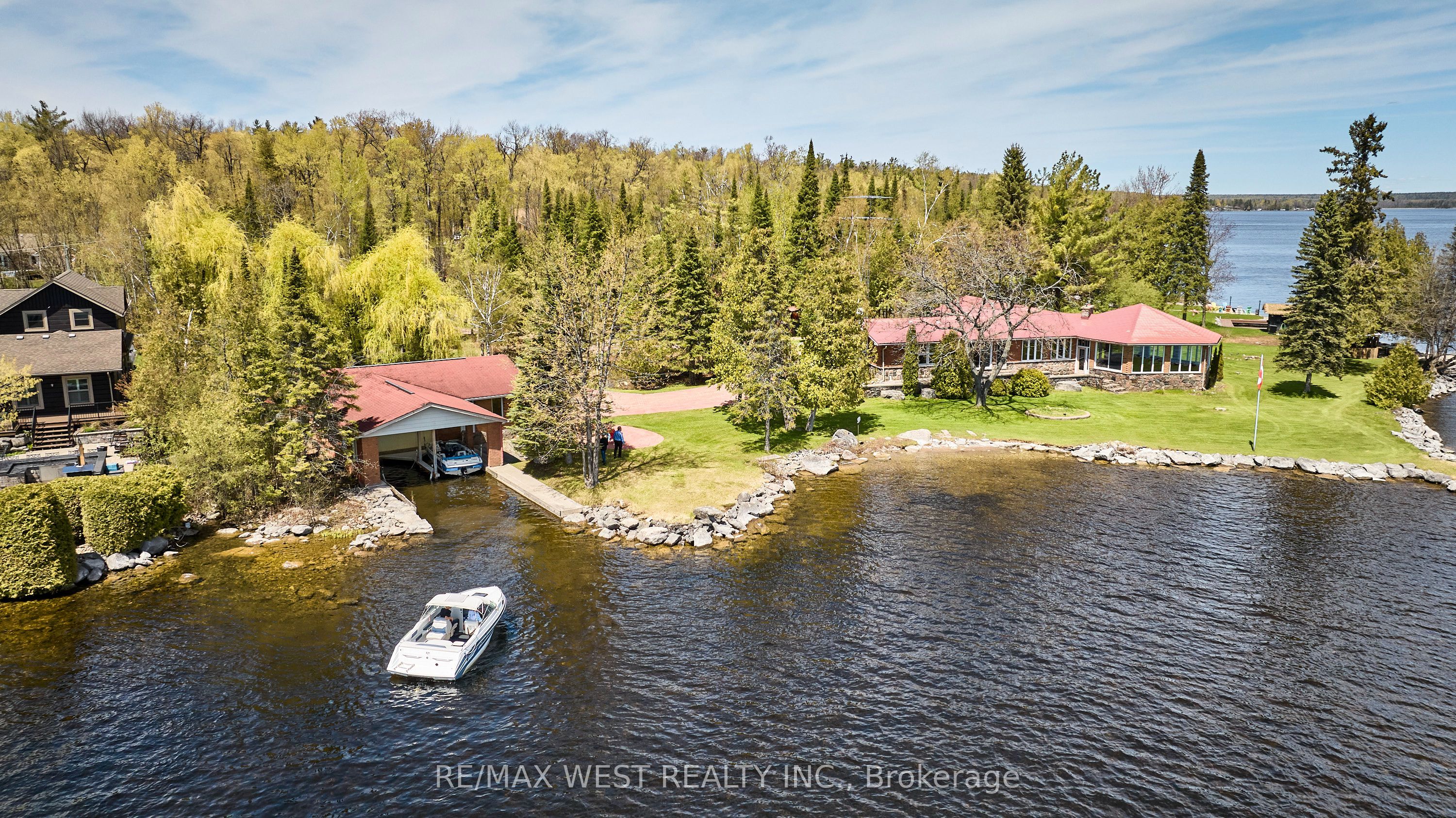 557 Riverside Drive Property Photo 11