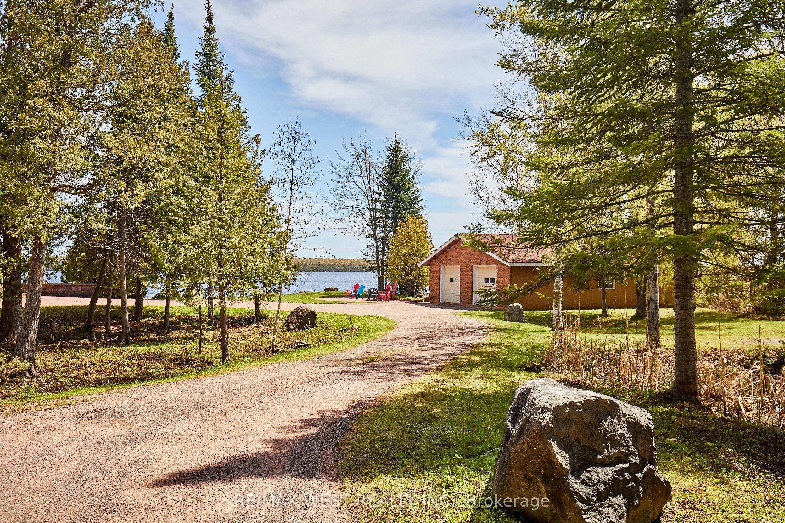 557 Riverside Drive Property Photo 14