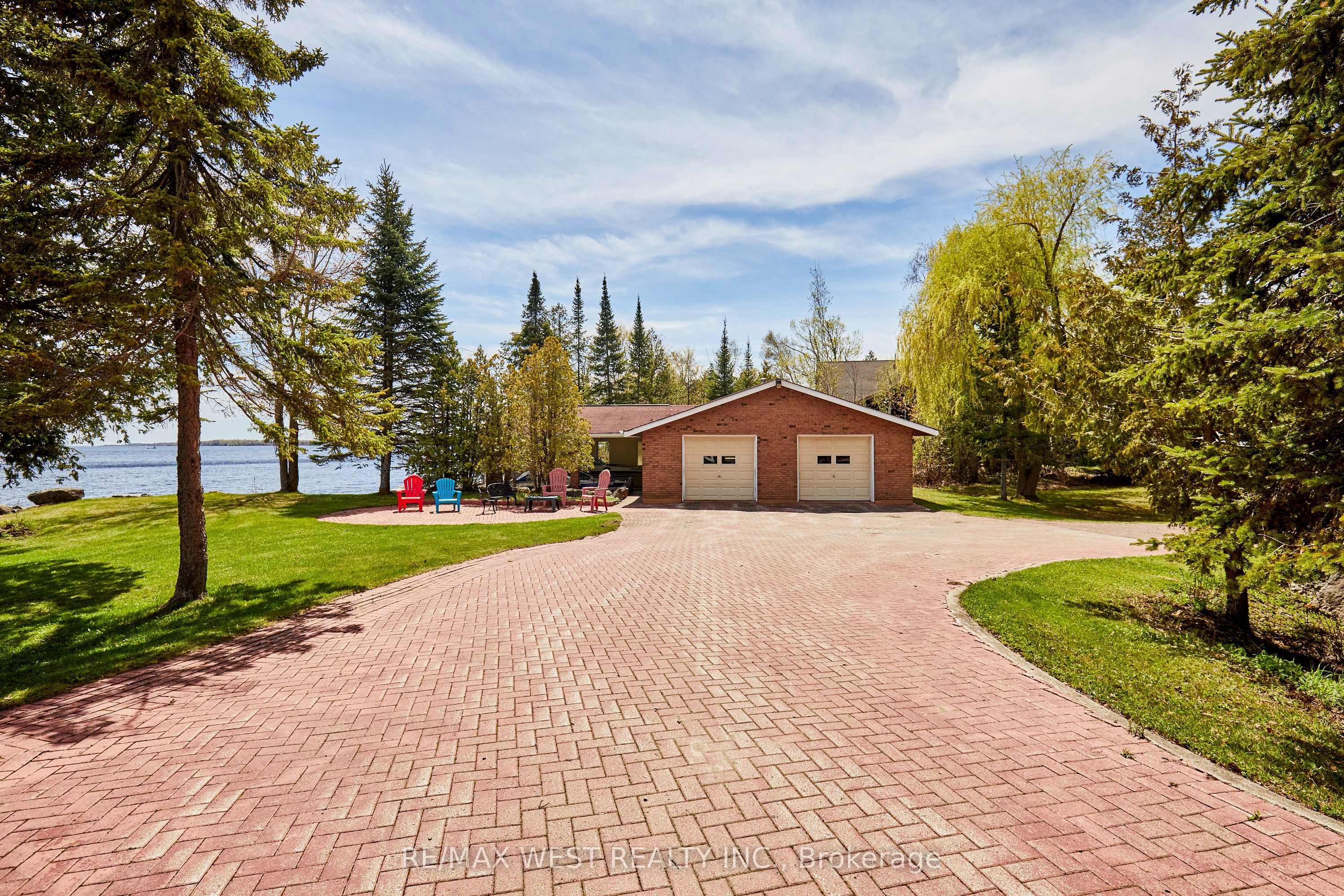 557 Riverside Drive Property Photo 15