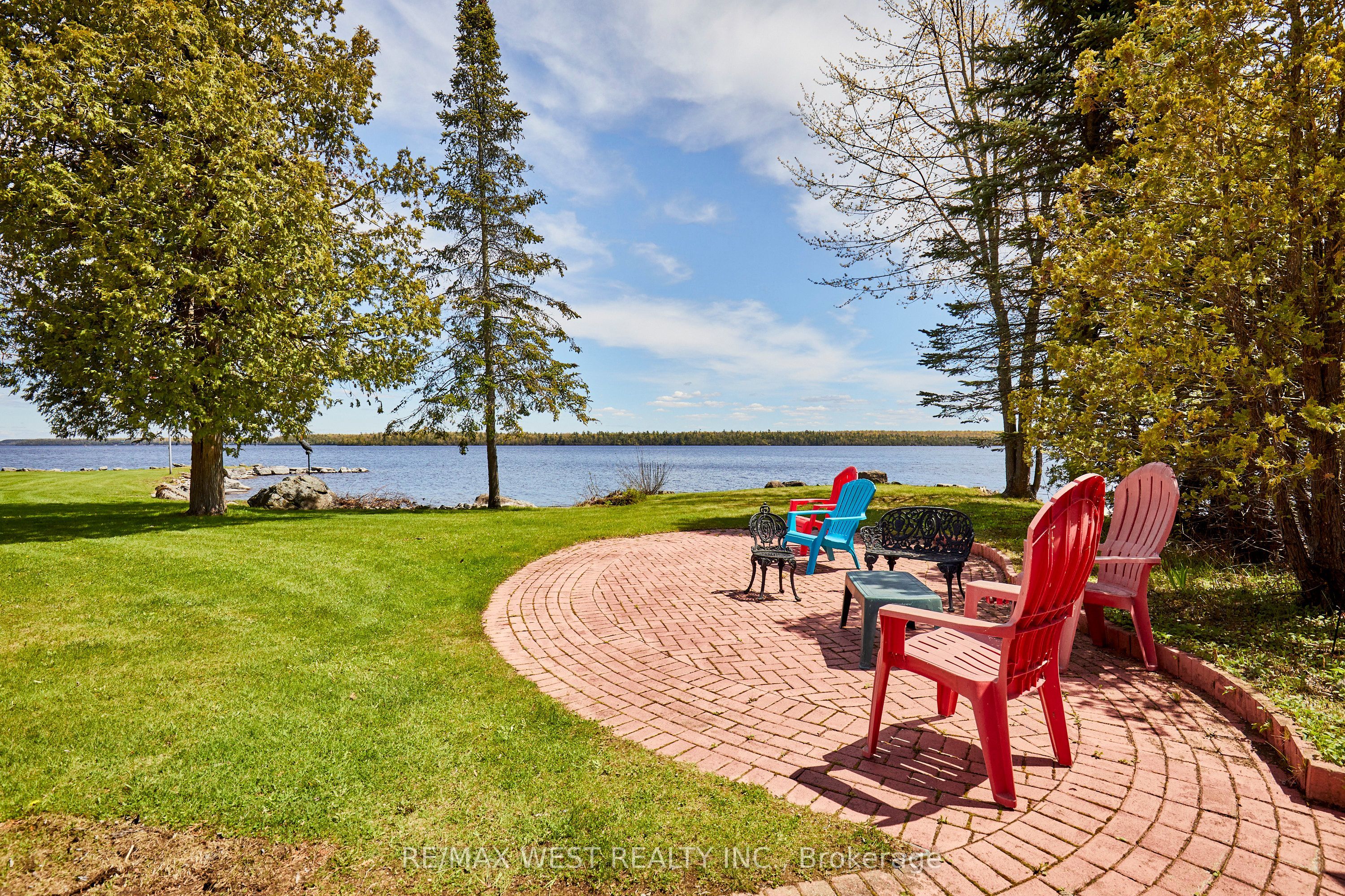 557 Riverside Drive Property Photo 16