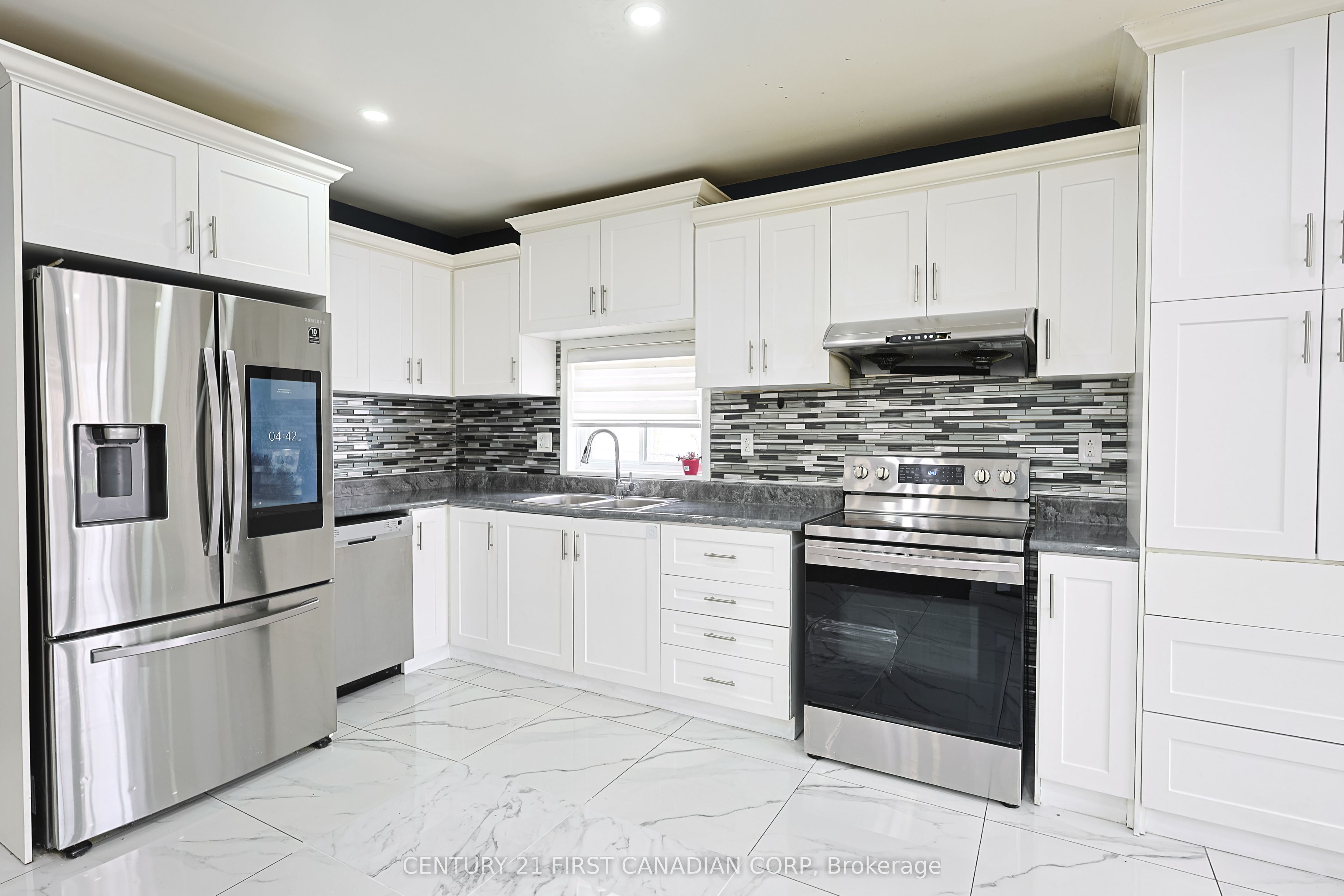 201 Emerson Avenue Property Photo 9
