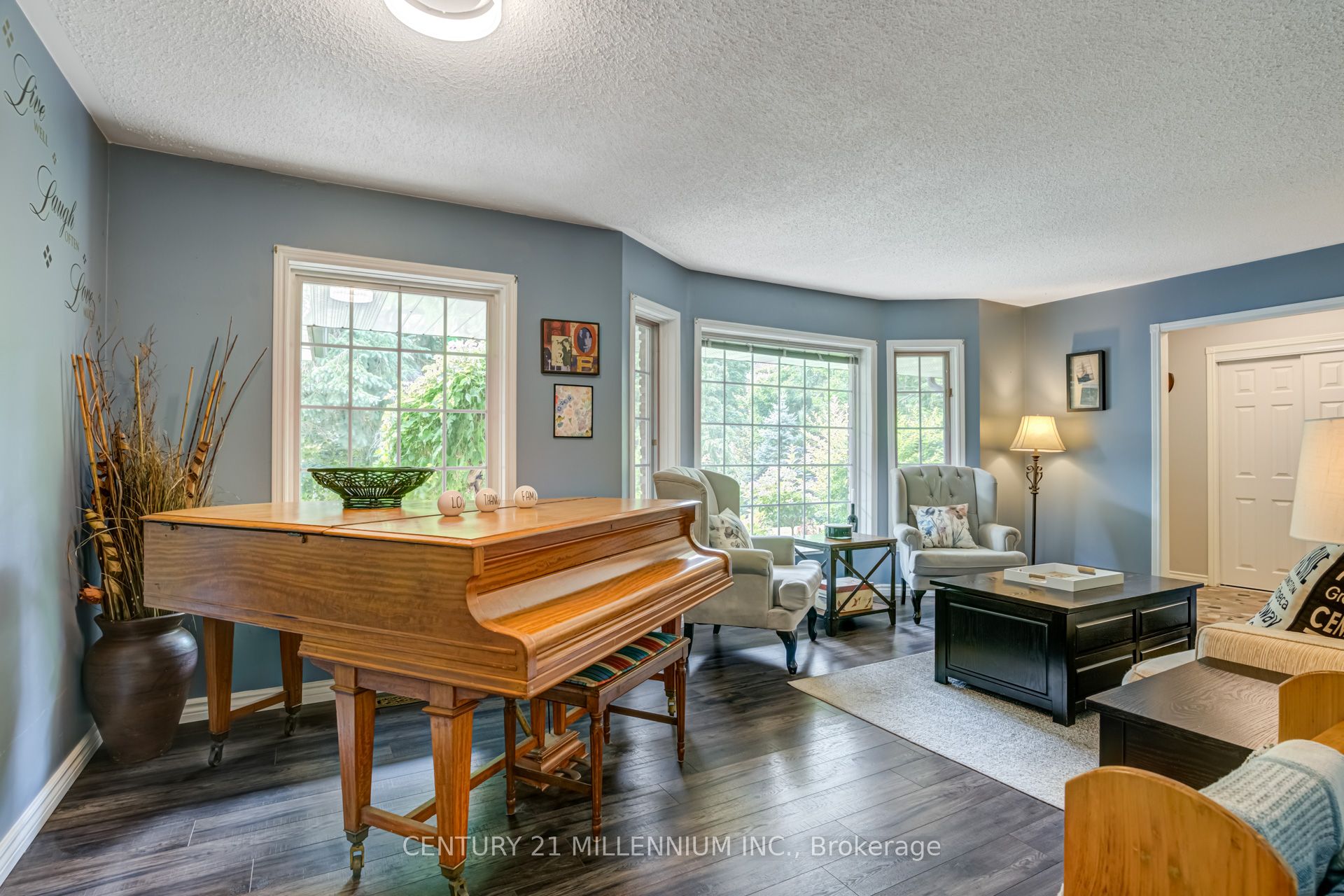 101 Birch Grove Property Photo 8