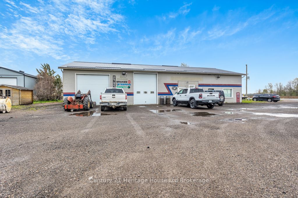 684280 Road 68 Property Photo 1
