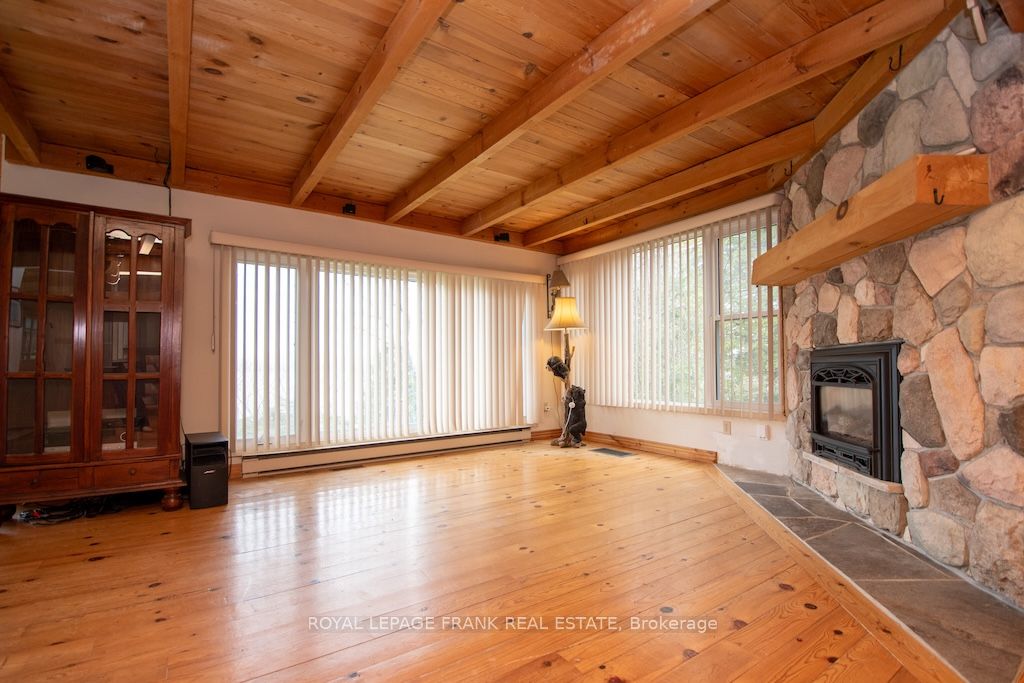 674 Dickie Road Property Photo 9