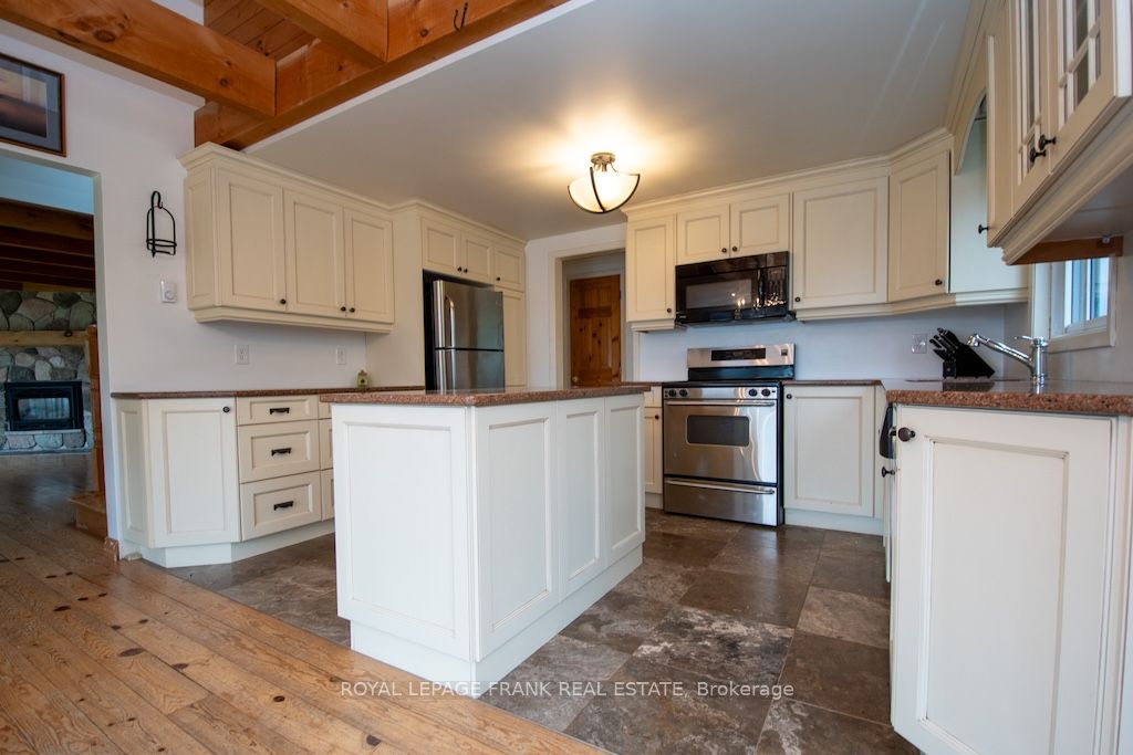 674 Dickie Road Property Photo 12
