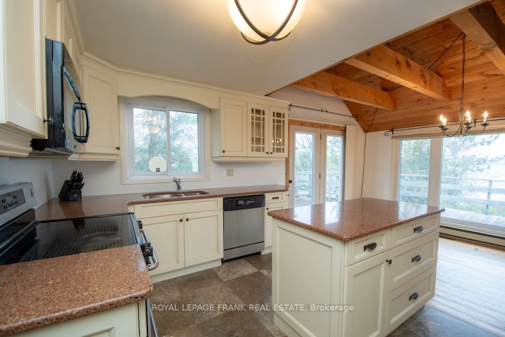 674 Dickie Road Property Photo 15
